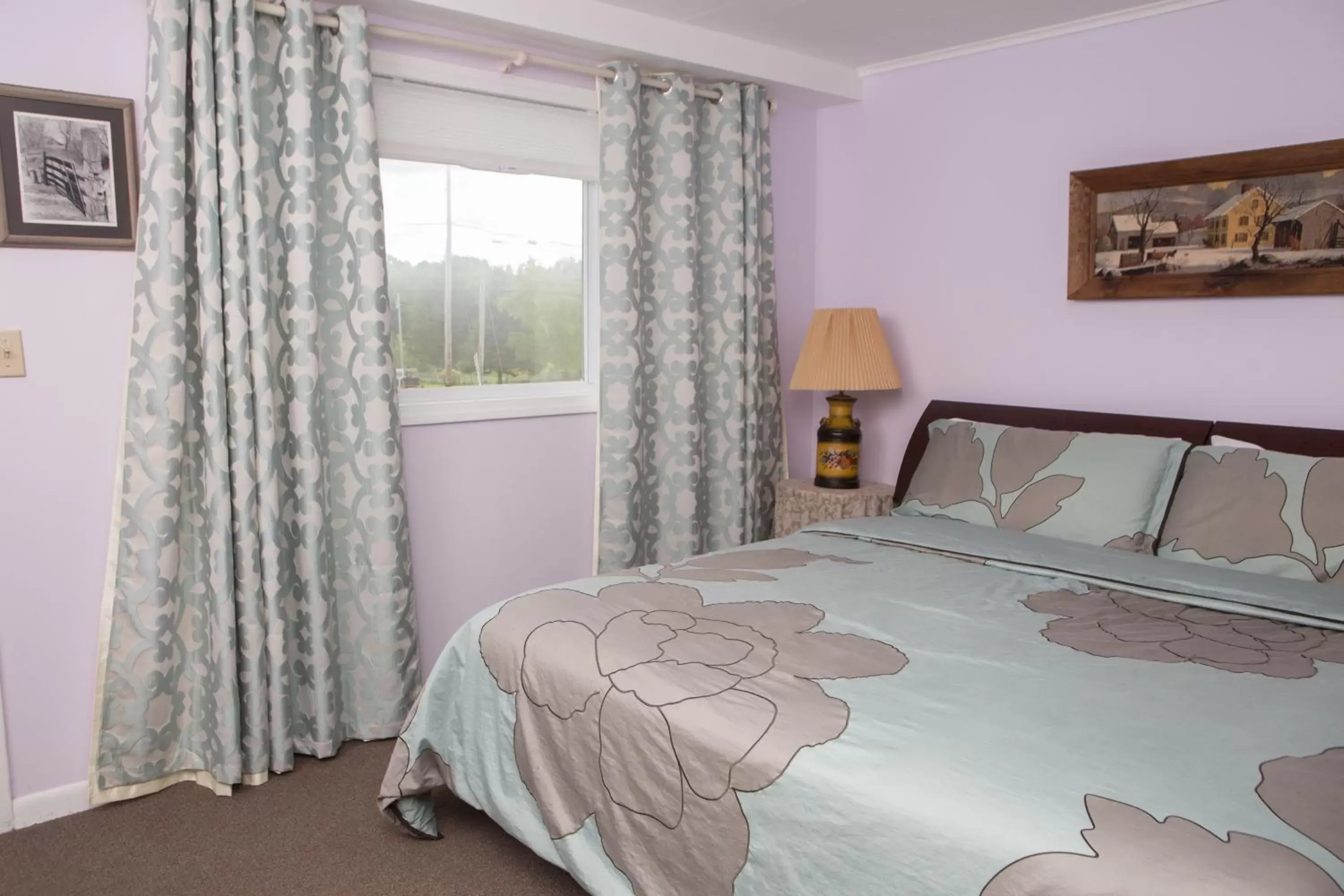 King Room in Governor's Rock Motel King Room in Governor's Rock Motel