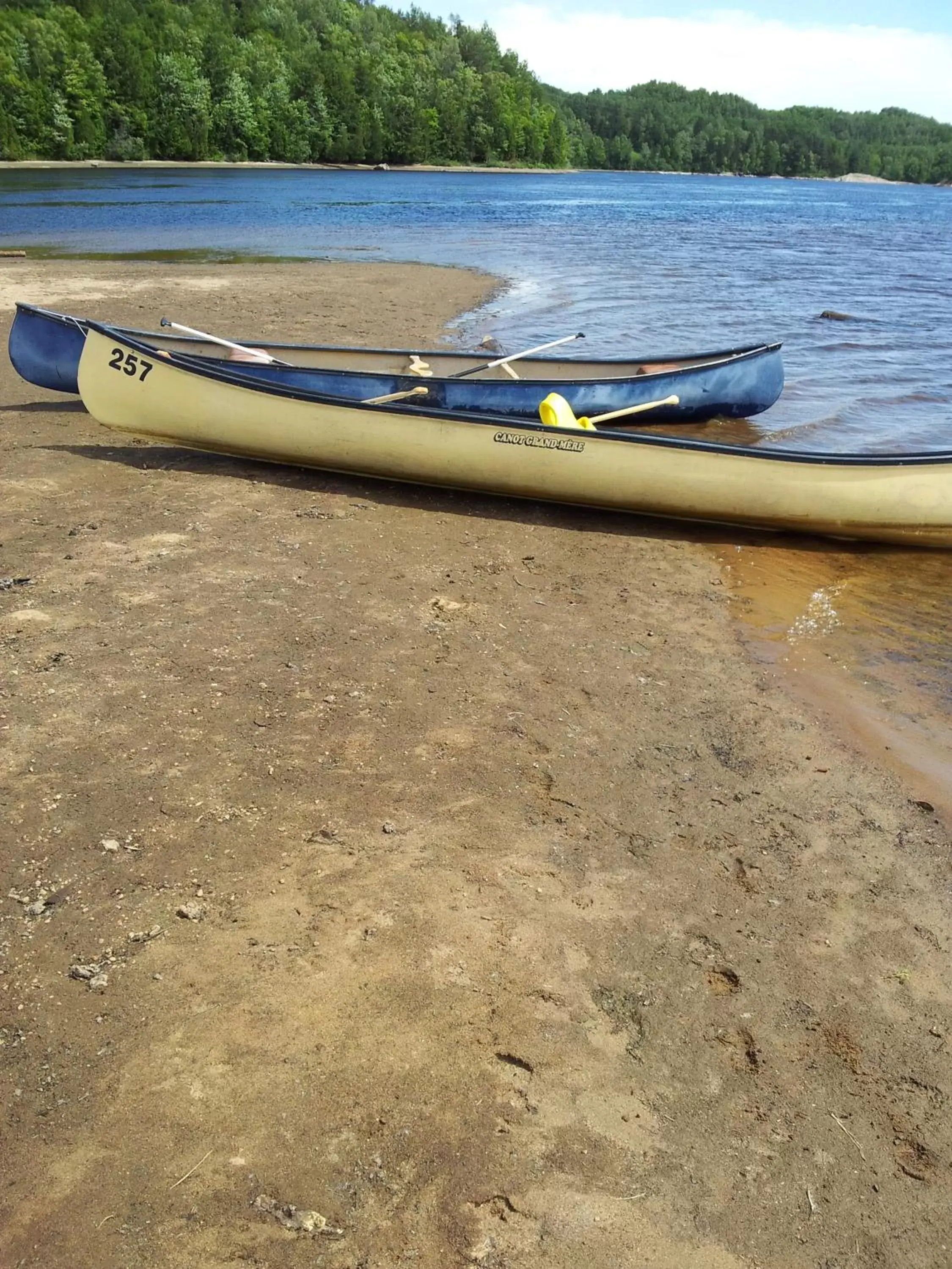 Canoeing in Domaine de la Baie, Les Suites