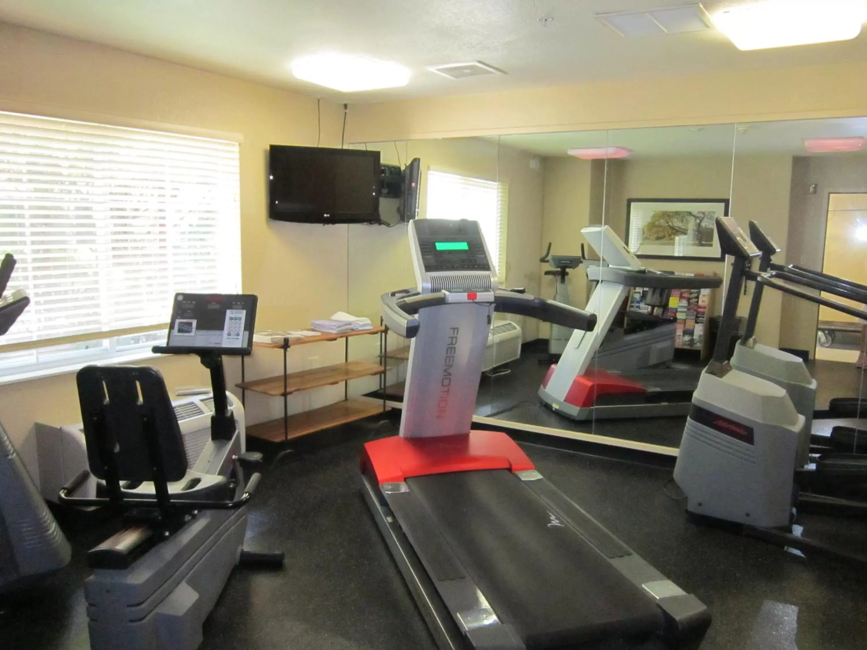 Fitness centre/facilities, Fitness Center/Facilities in Extended Stay America Suites - Pleasanton - Chabot Dr