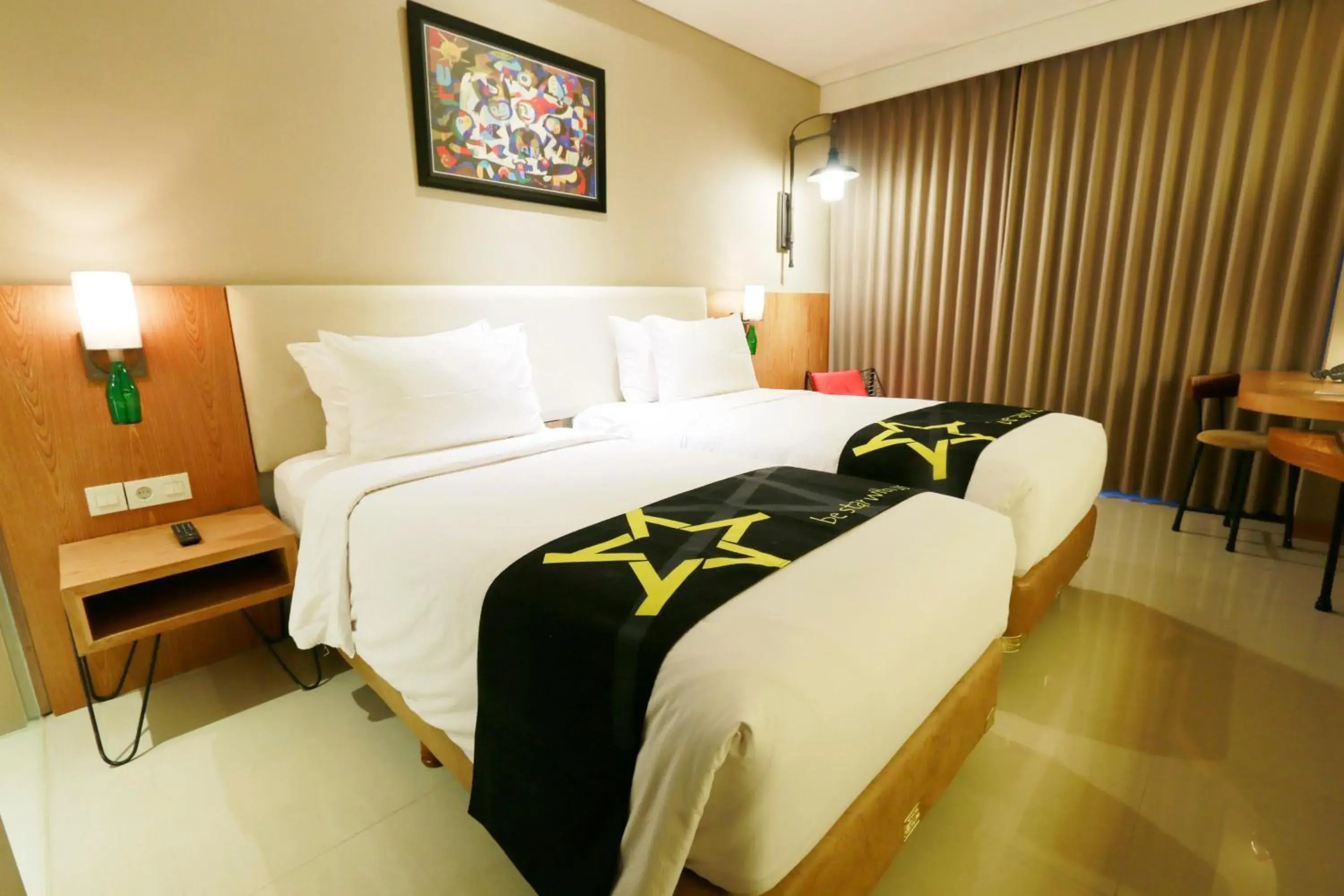 Photo of the whole room, Bed in Yellow Star Gejayan Hotel