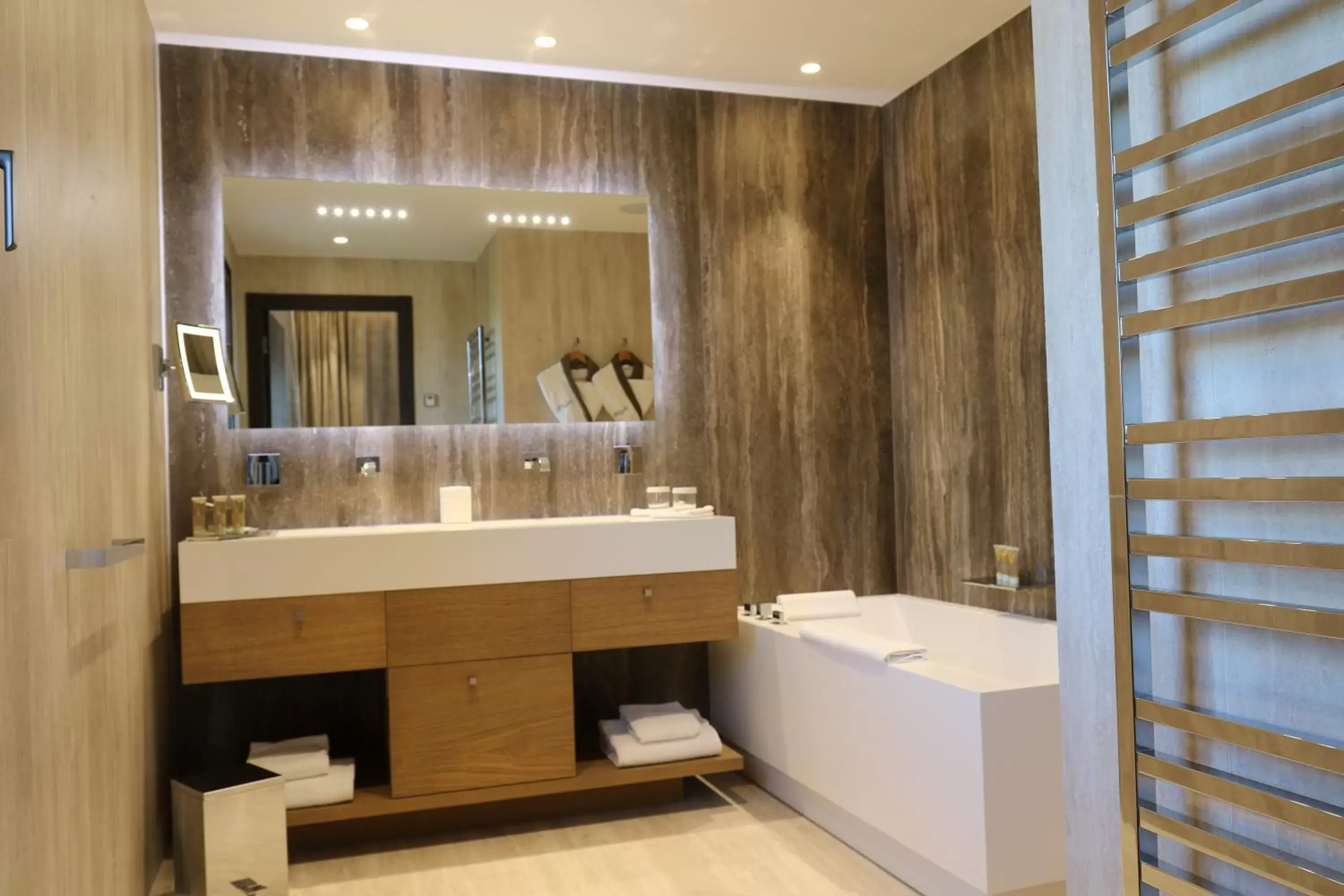 Shower, Bathroom in Villa Cosy, hotel & spa