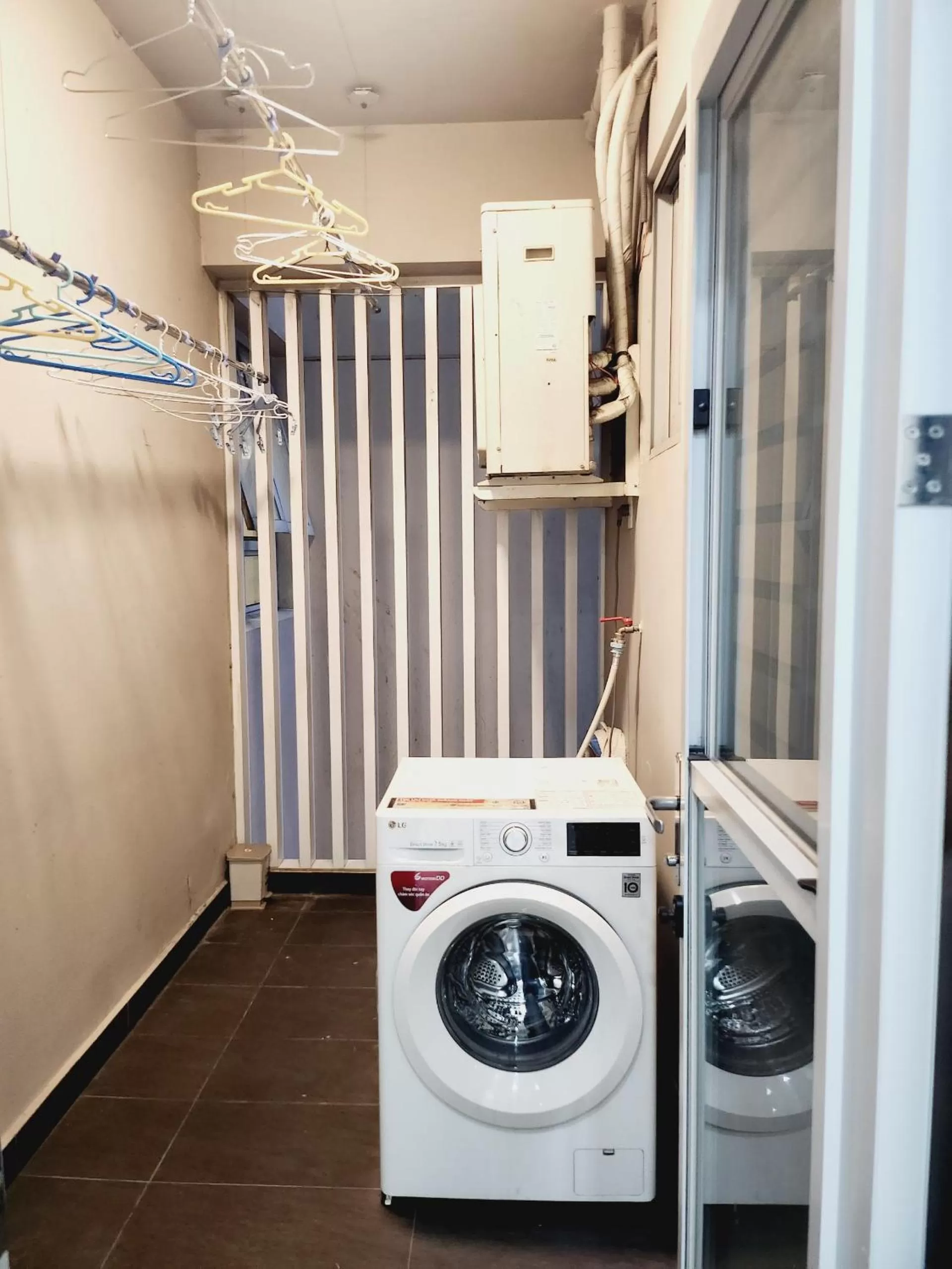 washing machine in Scenic Valley Suite