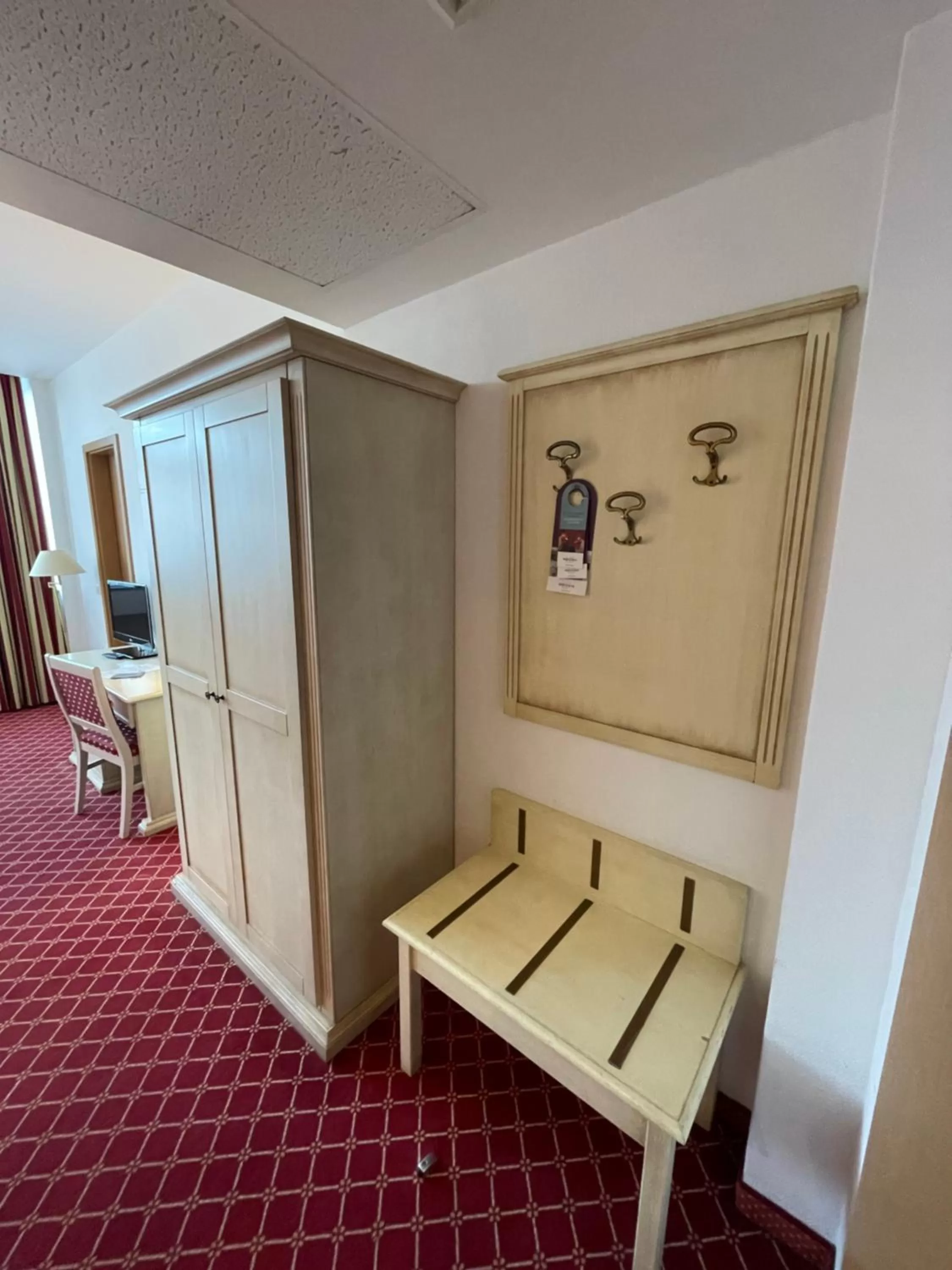 wardrobe in Hotel Chateau Kurfürstendamm