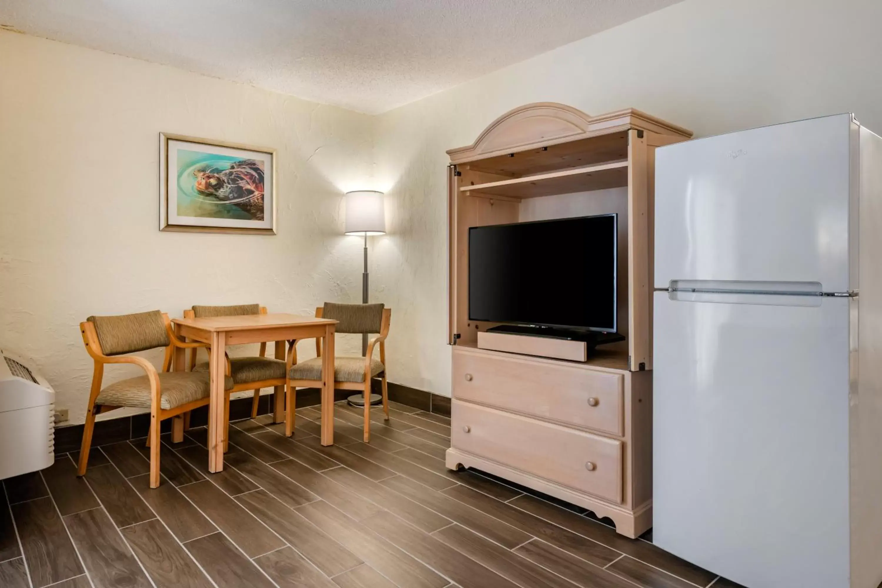 TV/Entertainment Center in Tropical Winds Resort Hotel