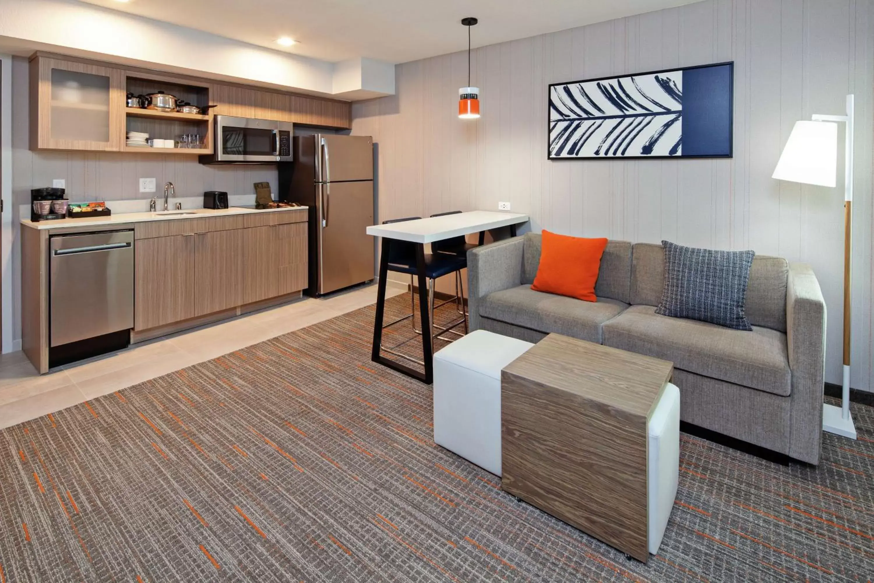Living room, Kitchen/Kitchenette in Homewood Suites By Hilton San Diego Central