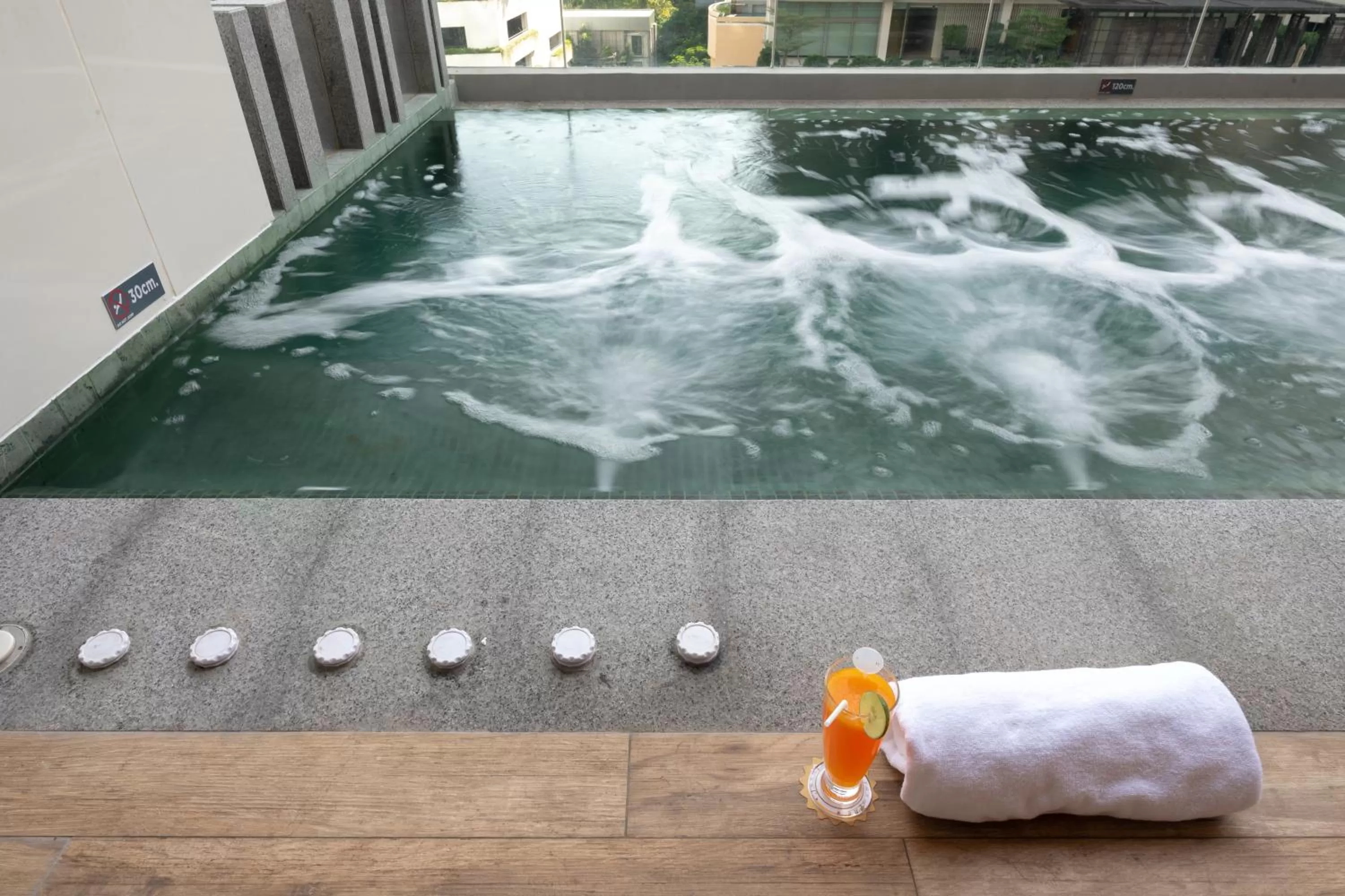 Swimming pool in Jasmine 59 Hotel