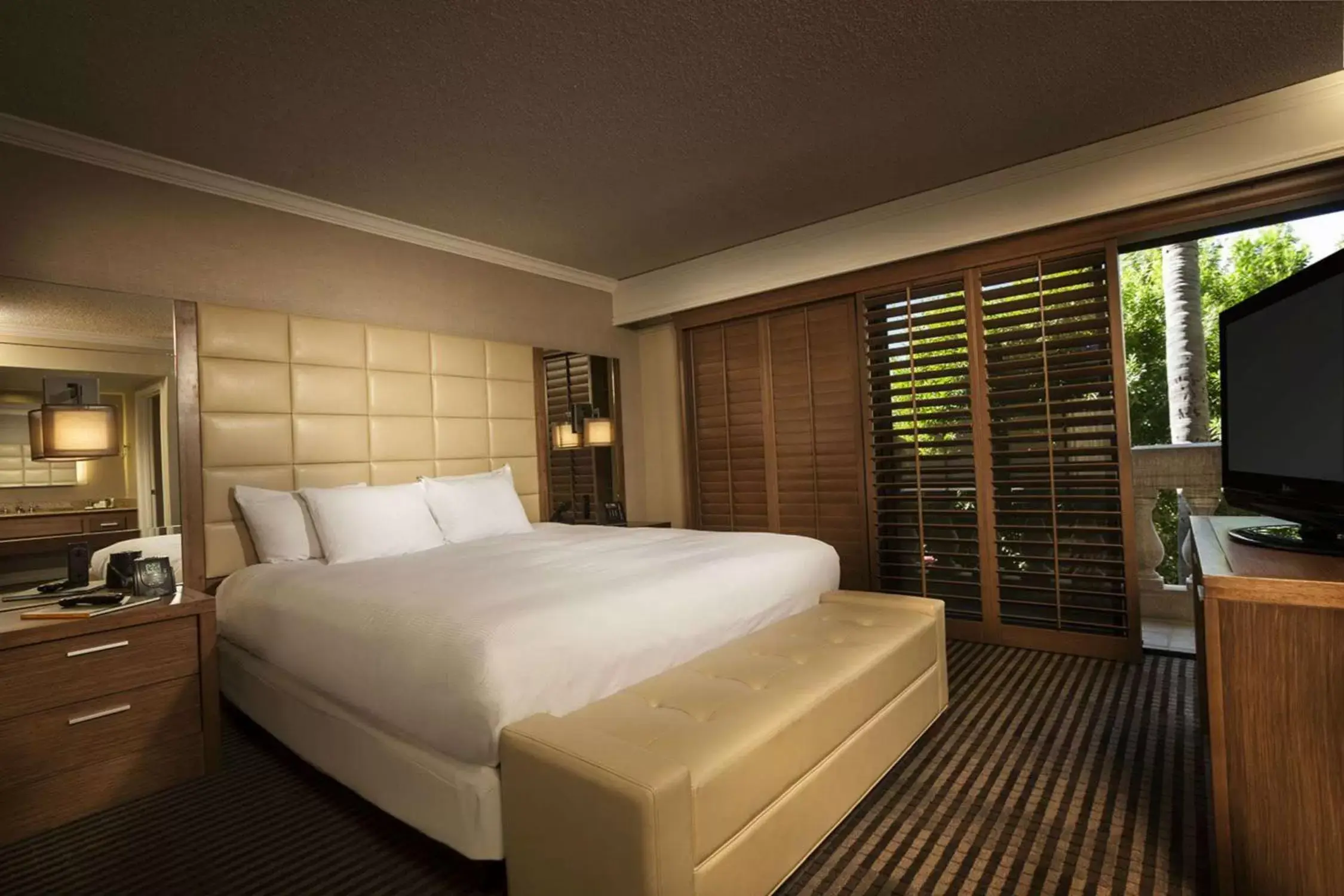 Bed in Hilton Phoenix Resort at the Peak - Formerly Pointe Hilton Squaw Peak Resort