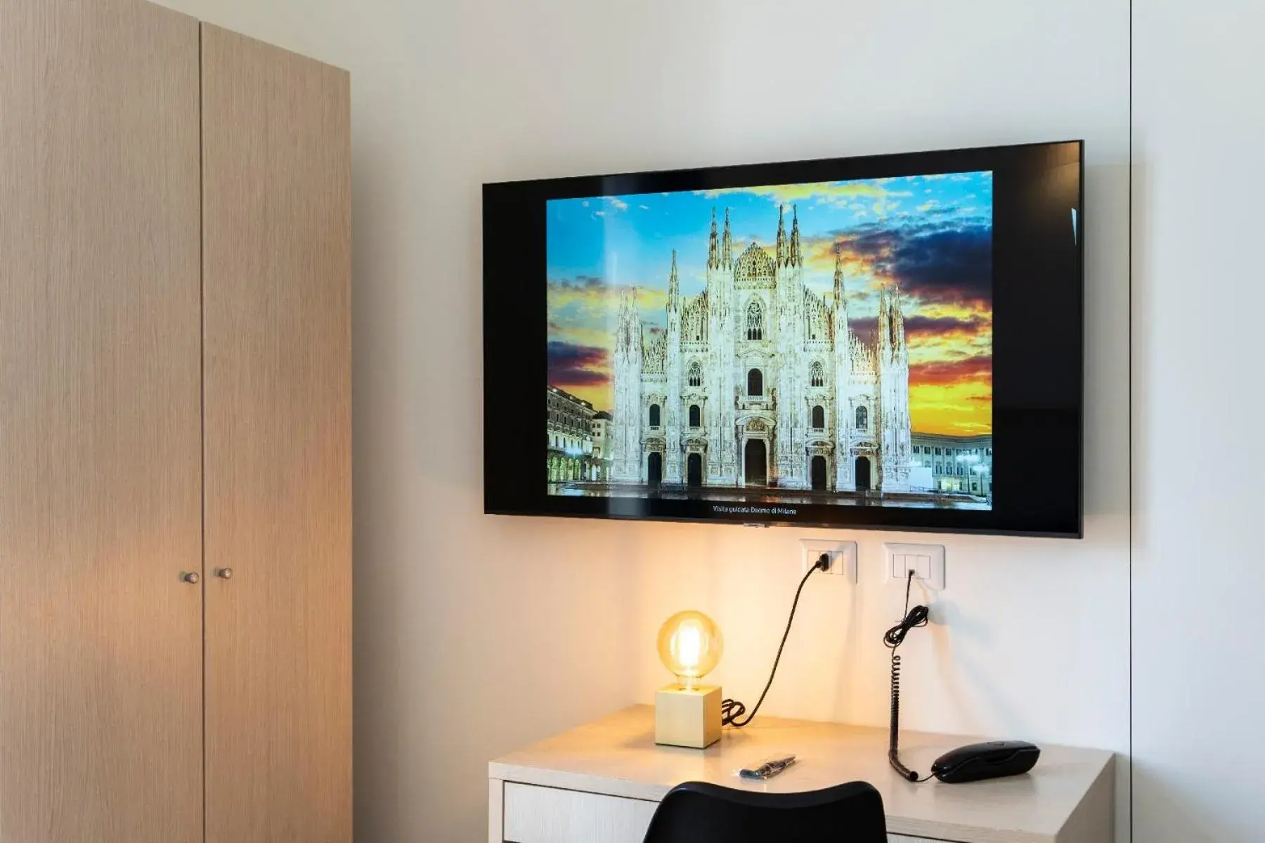 TV/Entertainment Center in Villino Milano