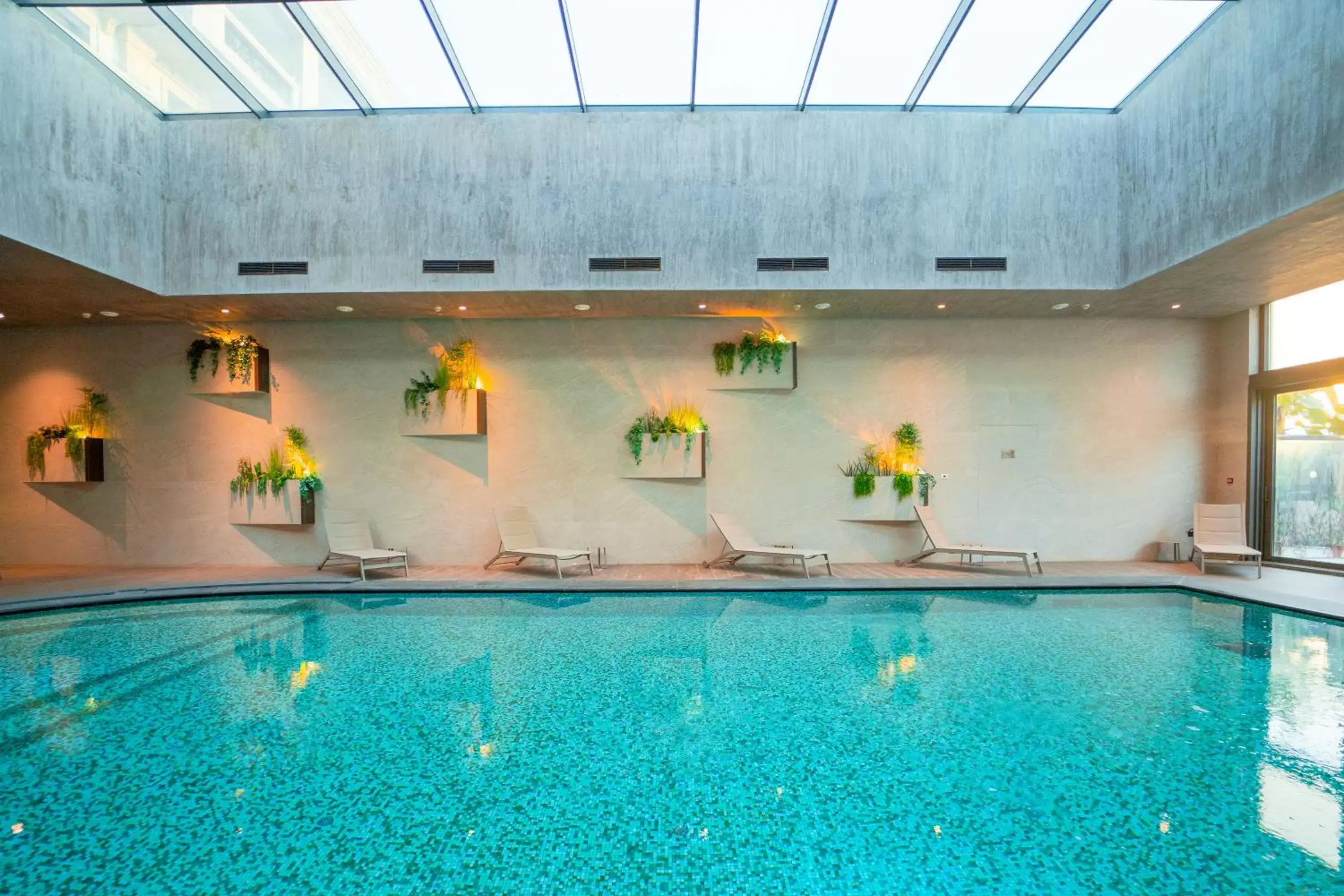 Spa and wellness centre/facilities, Swimming Pool in Mövenpick Hotel du Lac Tunis