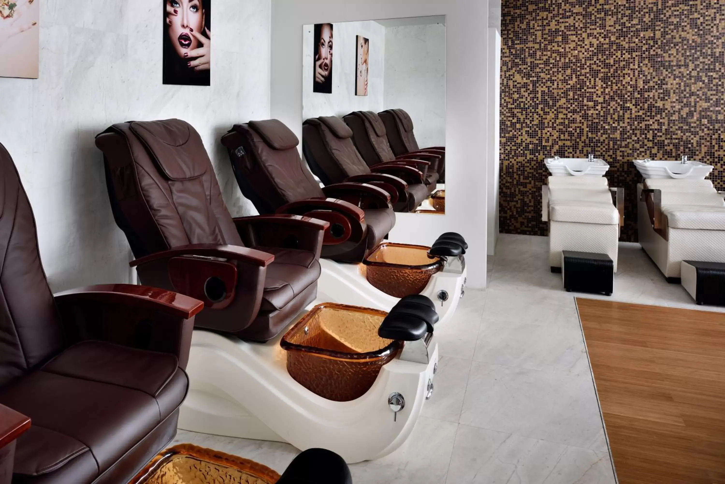 Spa and wellness centre/facilities in Mövenpick Hotel Colombo Spa and wellness centre/facilities in Mövenpick Hotel Colombo