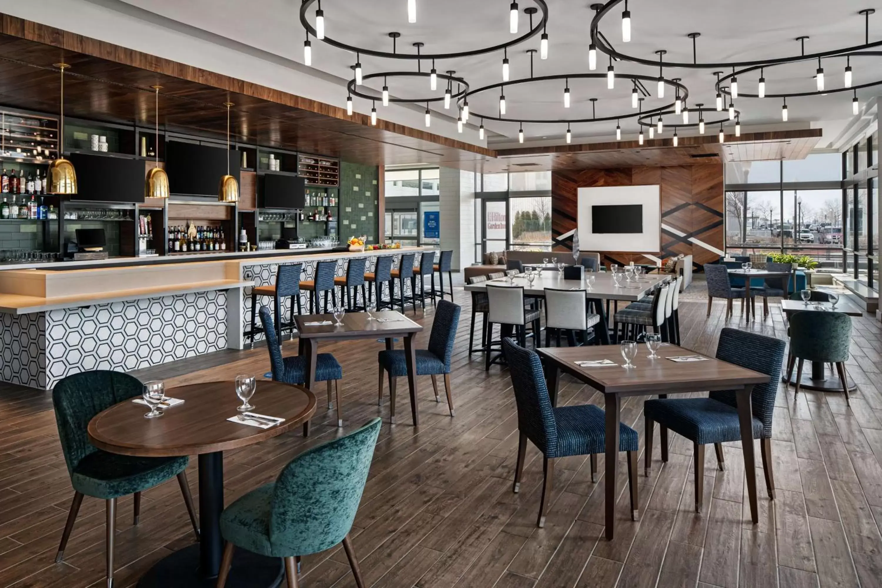 Restaurant/Places to Eat in Hilton Garden Inn Camden Waterfront Philadelphia