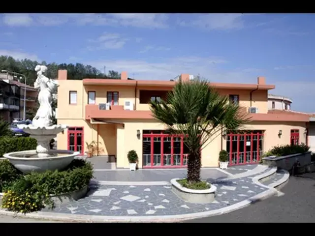 Property Building in Hotel Castelmonardo