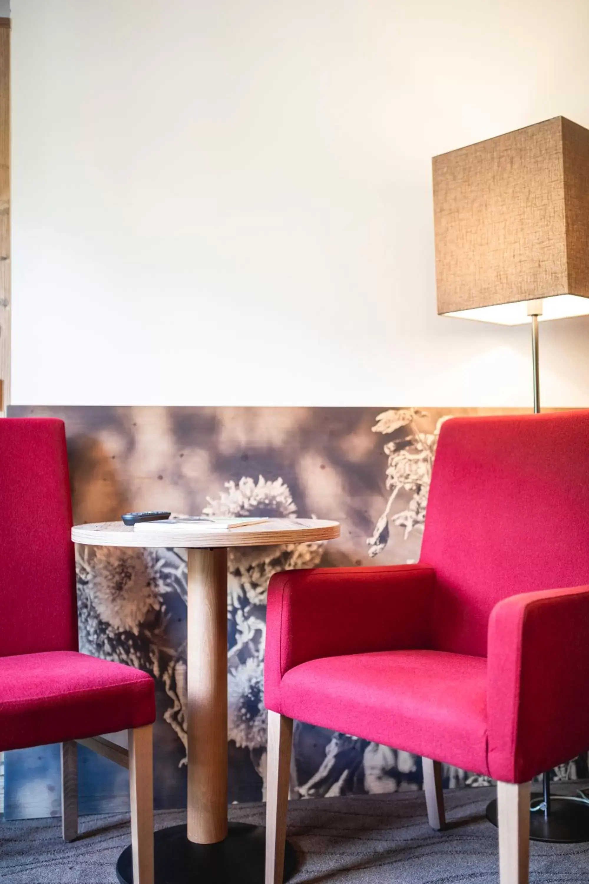 Bedroom, Seating Area in Hotel Der Heinrichshof