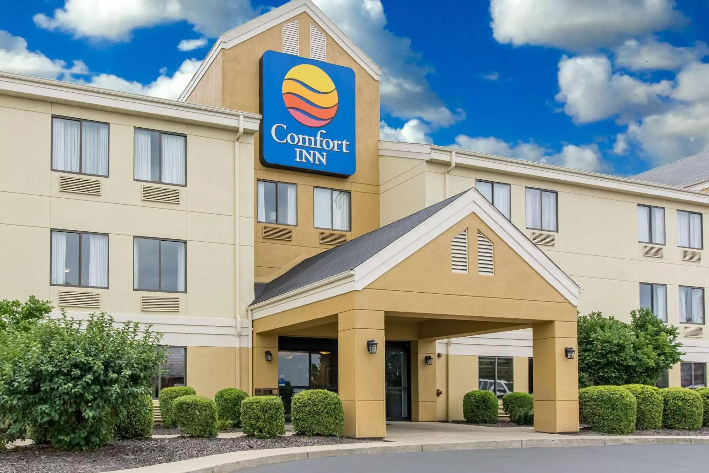 Property Building in Comfort Inn East Evansville