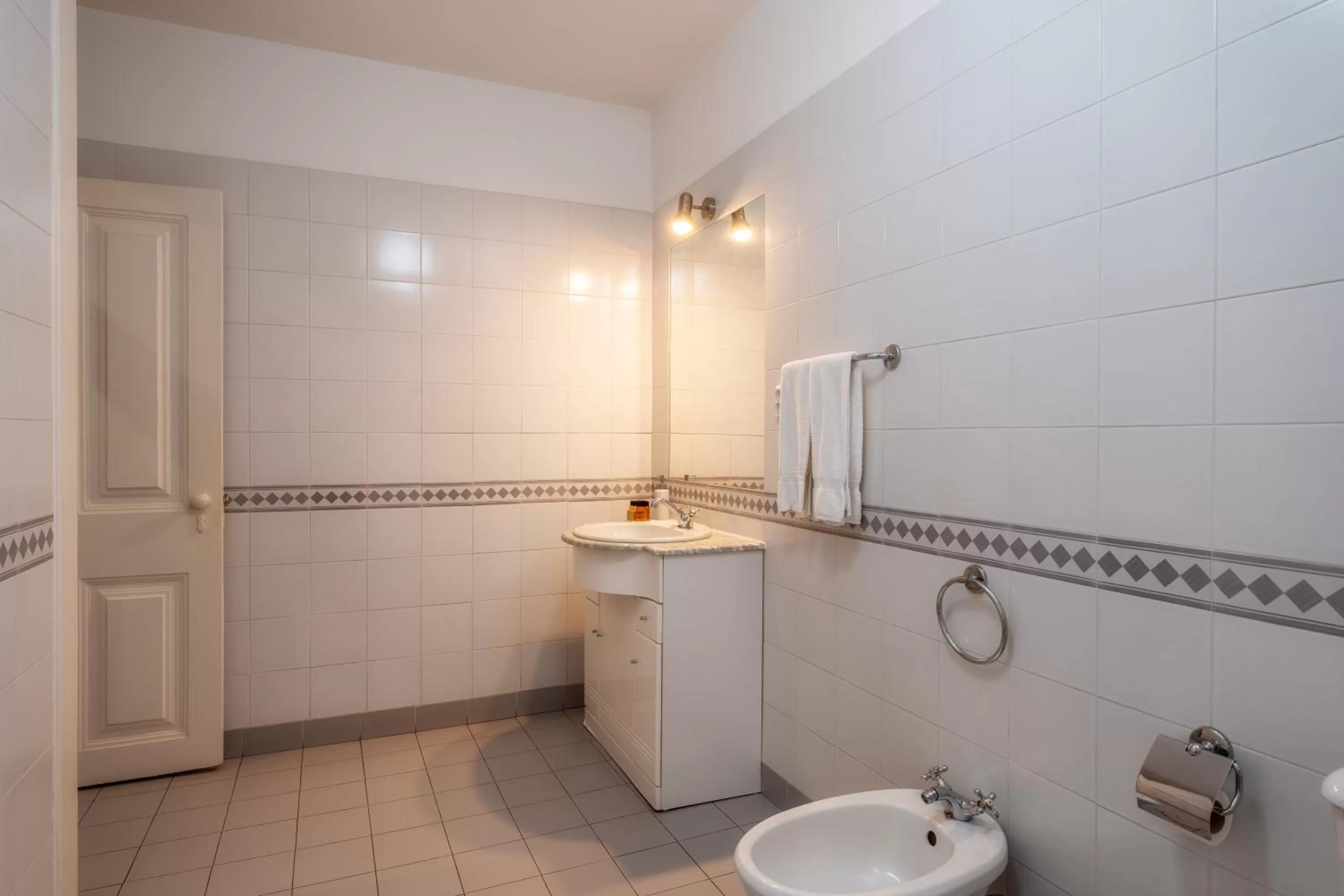 Toilet in The Wine Lodges by An Island Apart