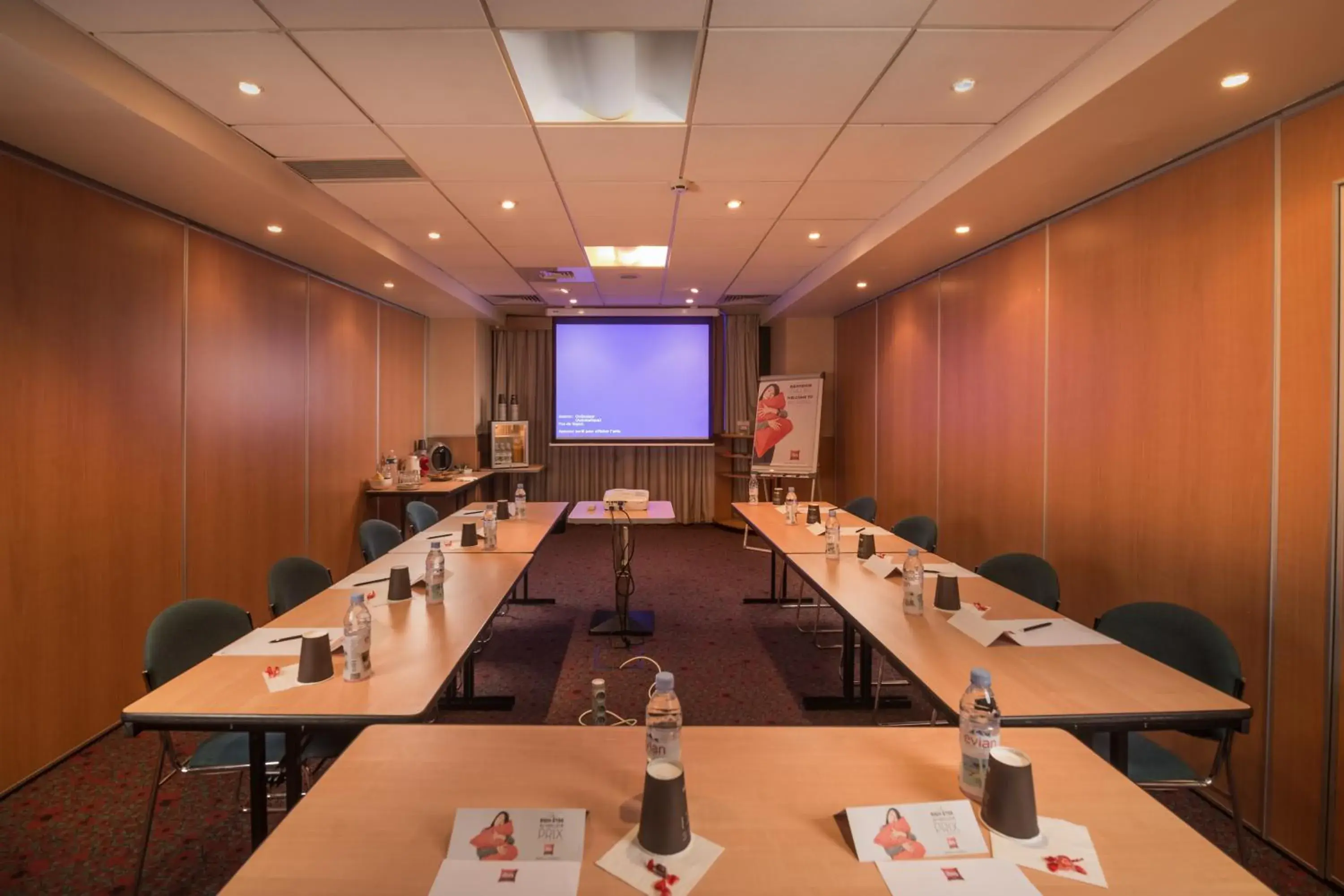 Meeting/conference room in ibis Cannes Mandelieu