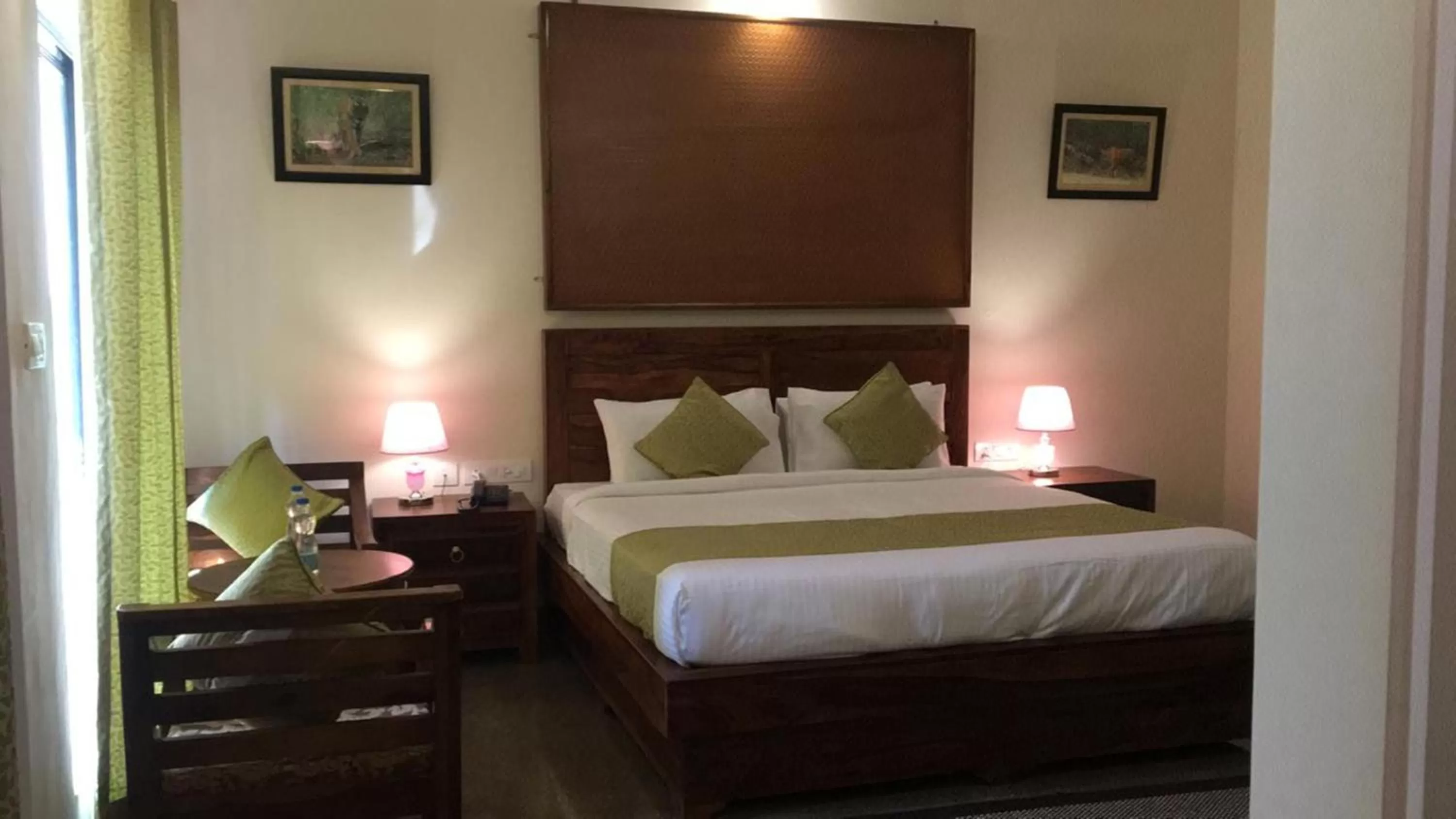 Photo of the whole room, Bed in Ranthambhore Heritage Haveli