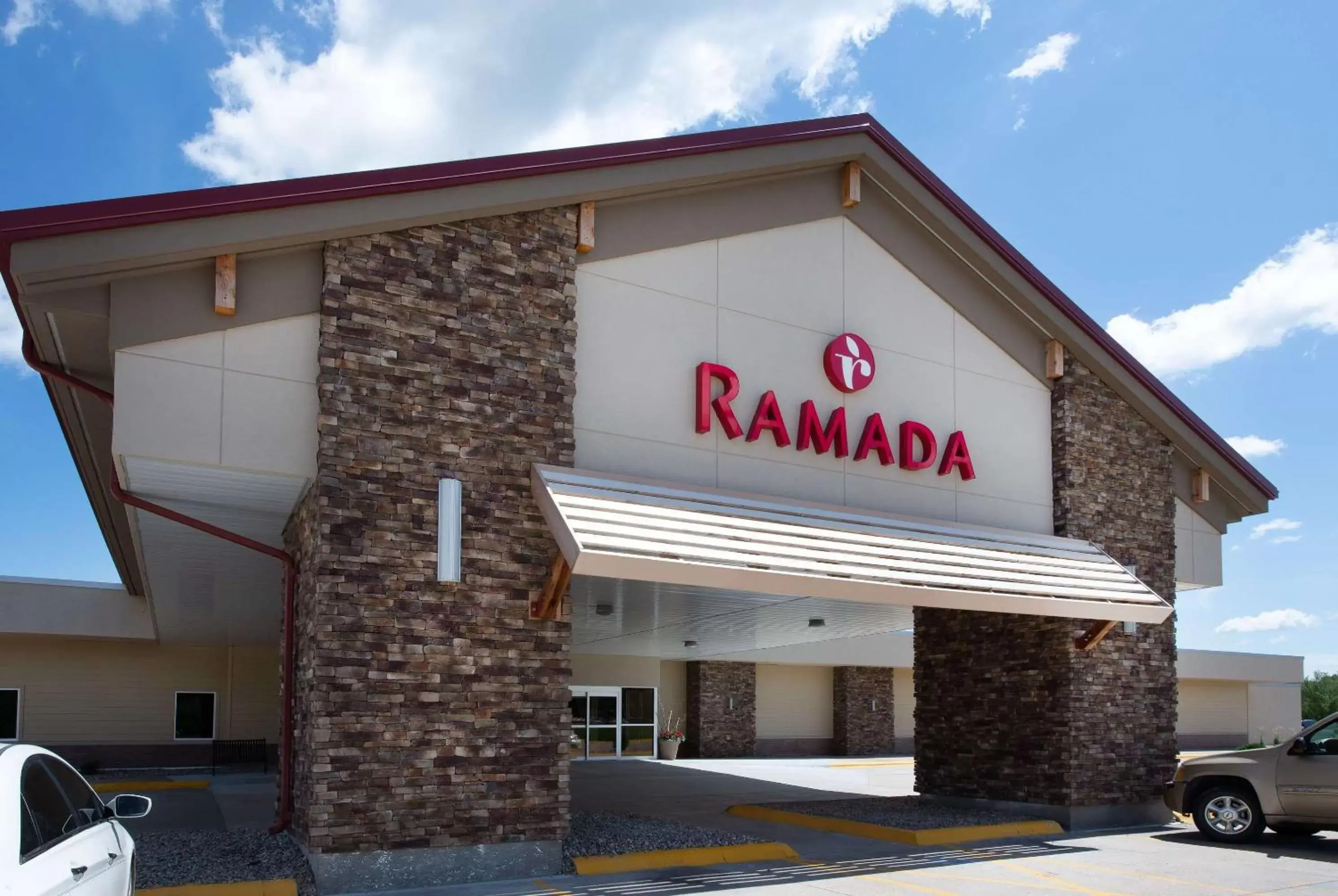 Property building in Ramada by Wyndham Columbus Hotel & Conference Center