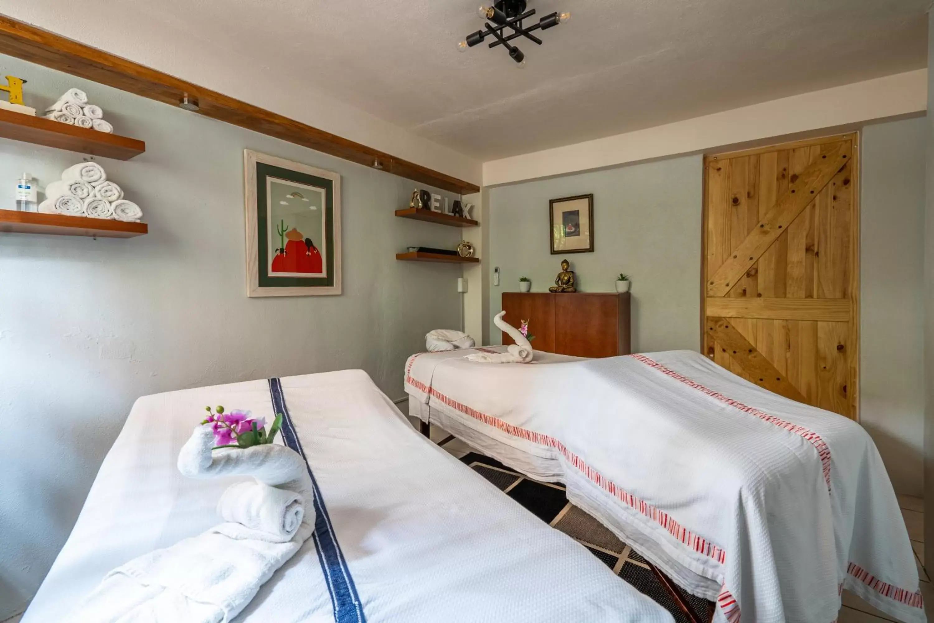 Massage, Bed in ZonaZ Boutique Hotel