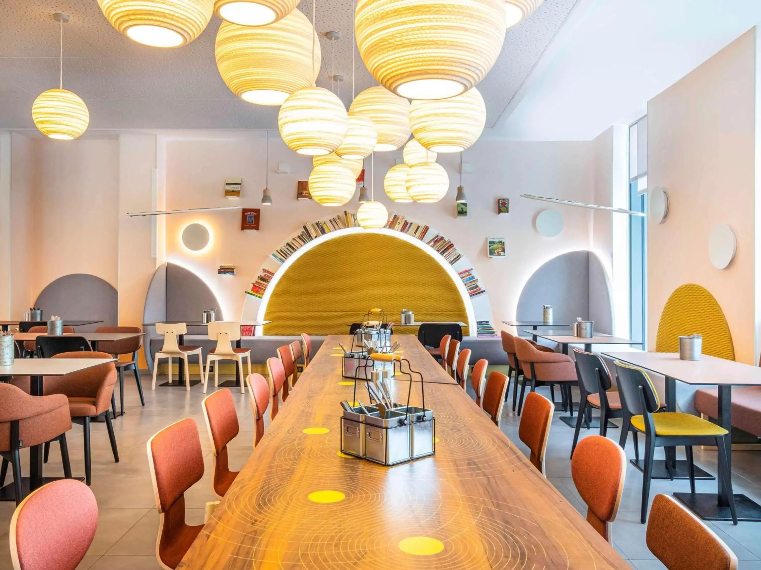 Restaurant/Places to Eat in ibis Styles Paris Meteor Avenue d'Italie