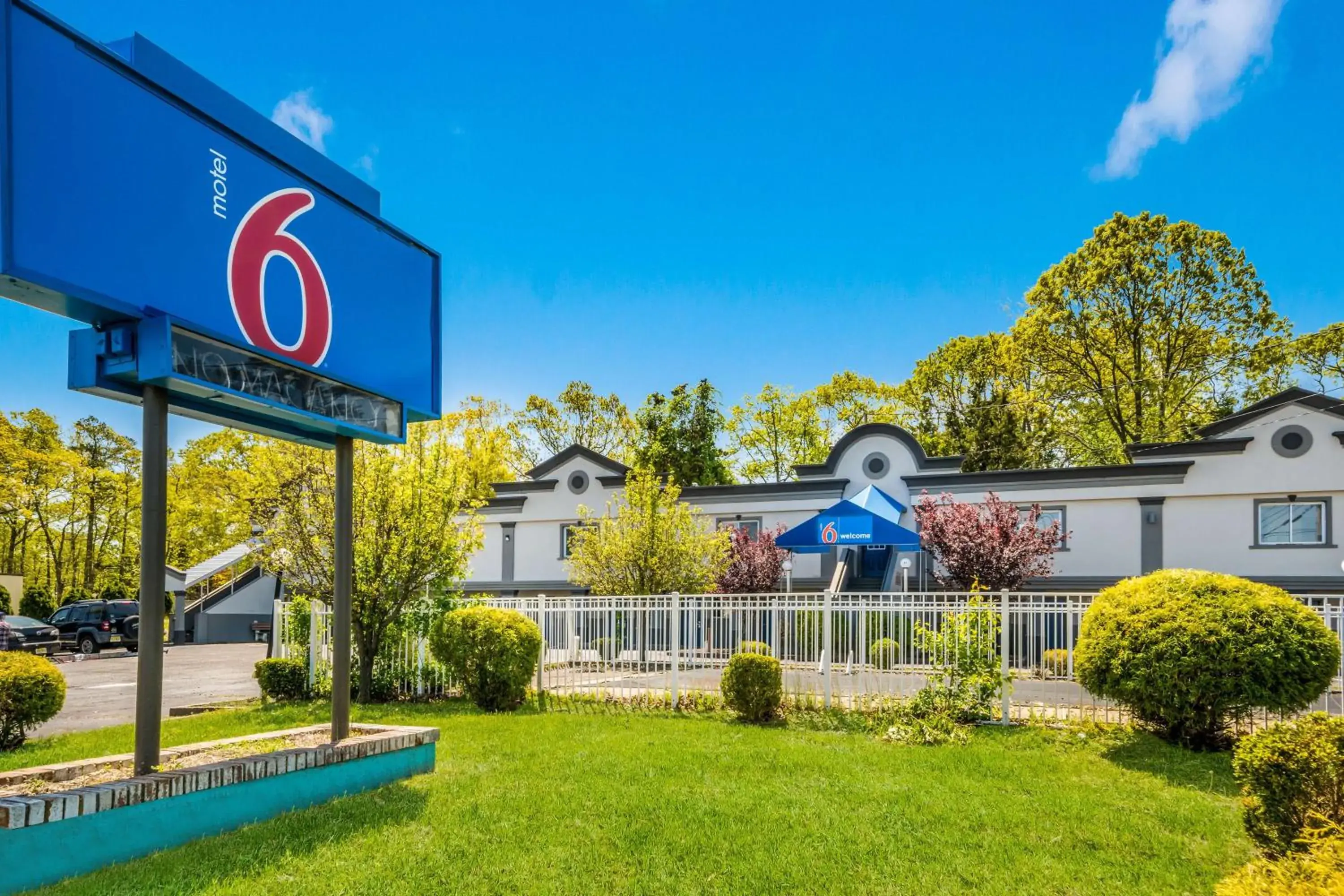 Property building in Motel 6-Toms River, NJ Property building in Motel 6-Toms River, NJ