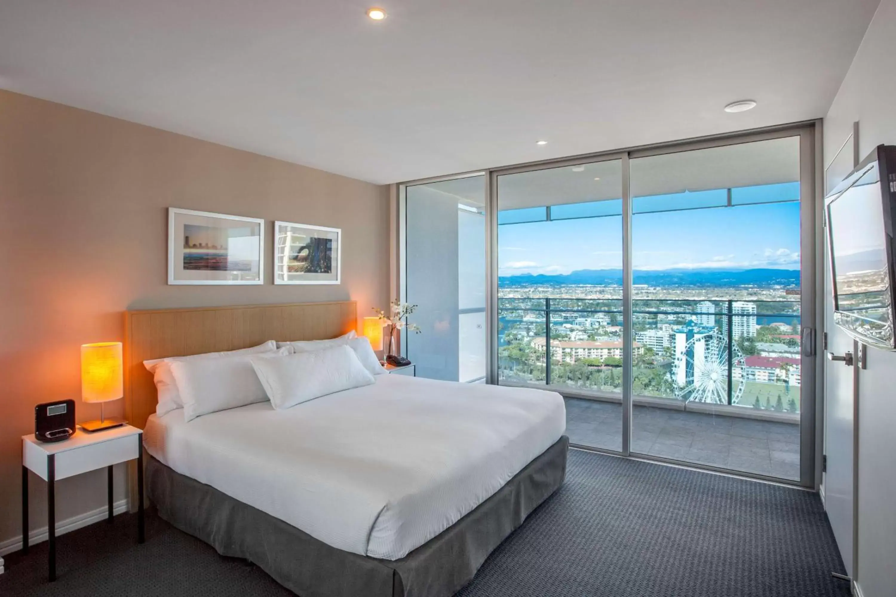 Bed in Hilton Surfers Paradise Hotel & Residences