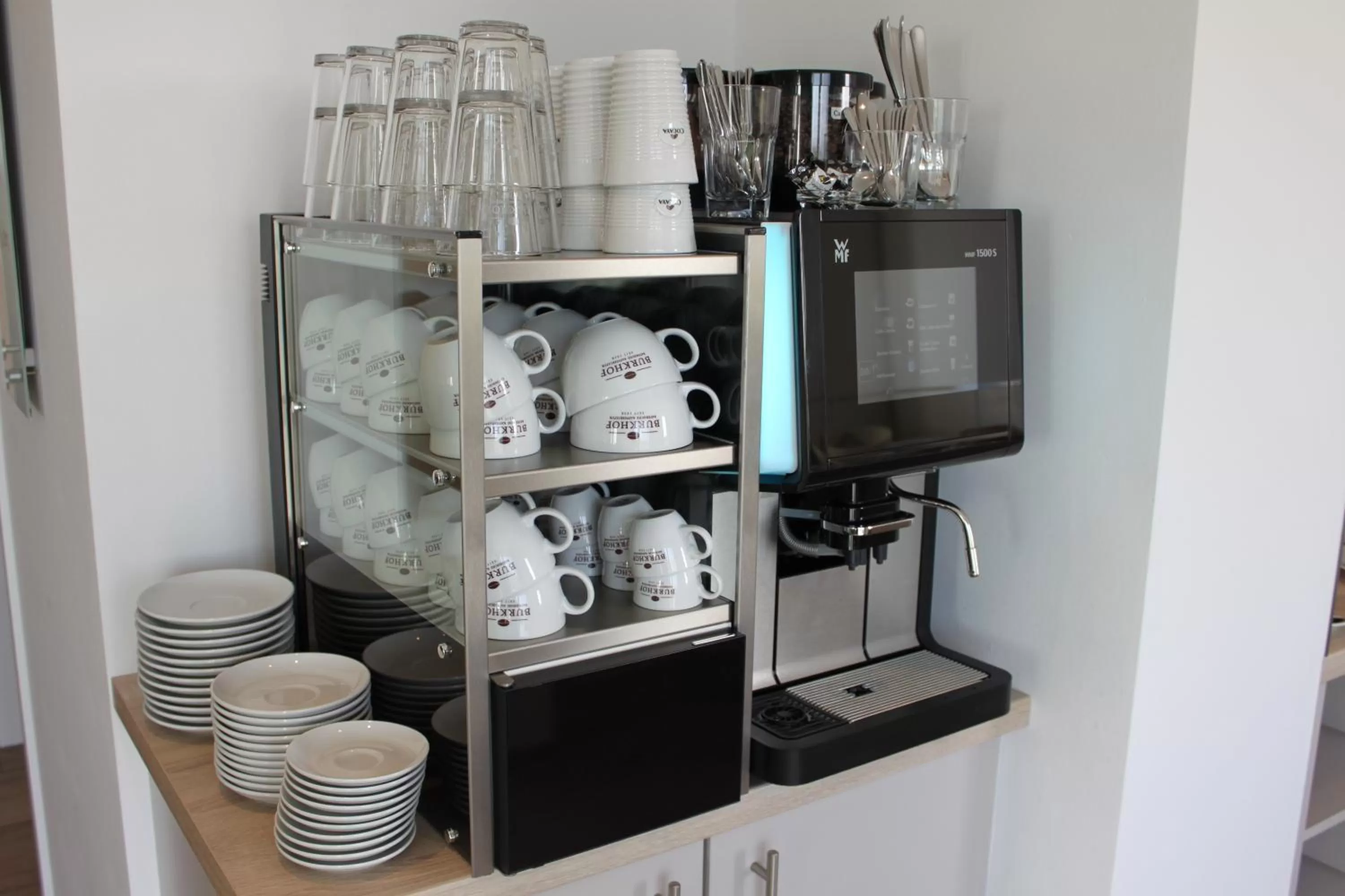 Food and drinks in Hotel Claro Garni