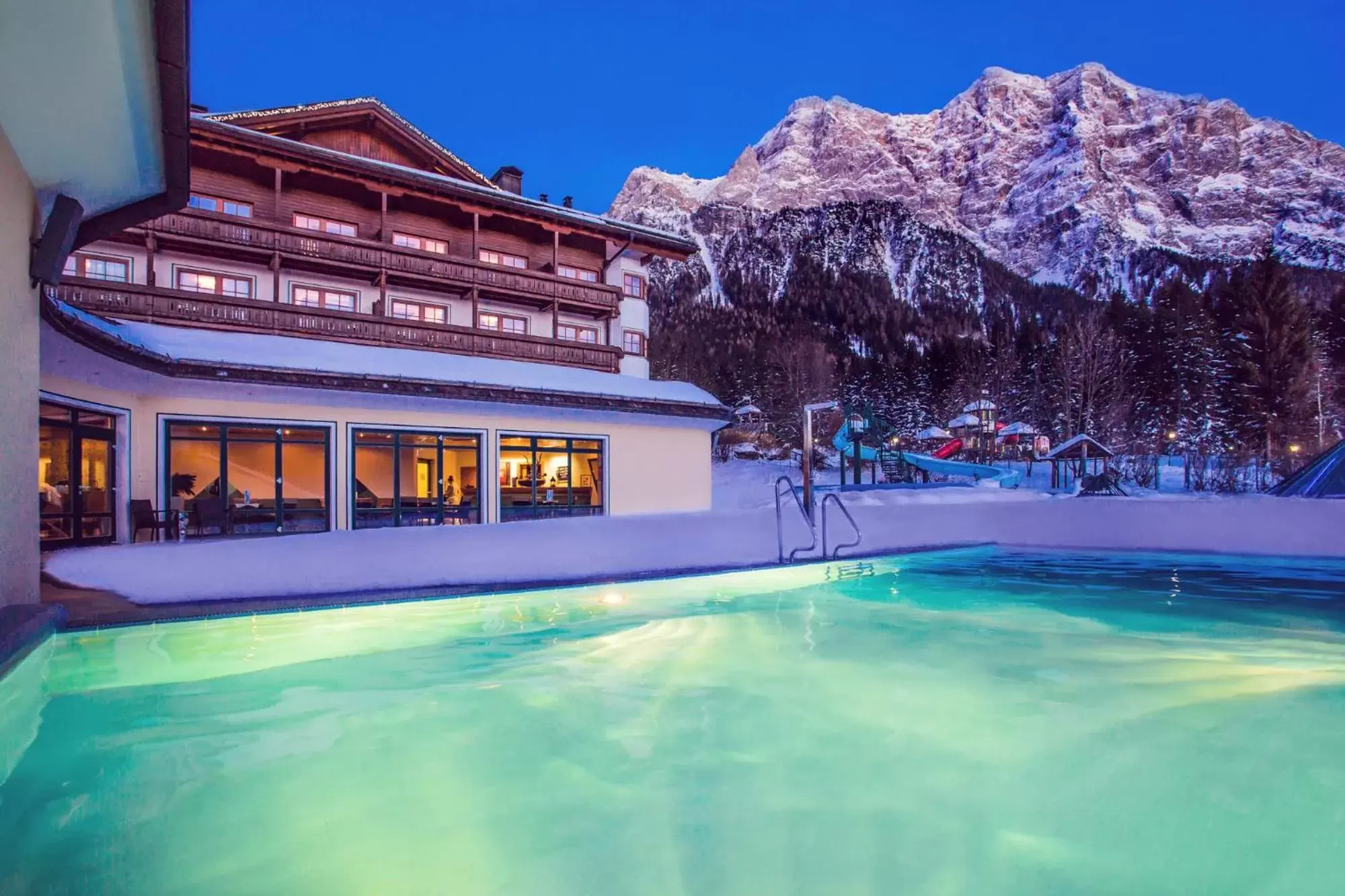 Facade/entrance, Swimming Pool in Zugspitz Resort