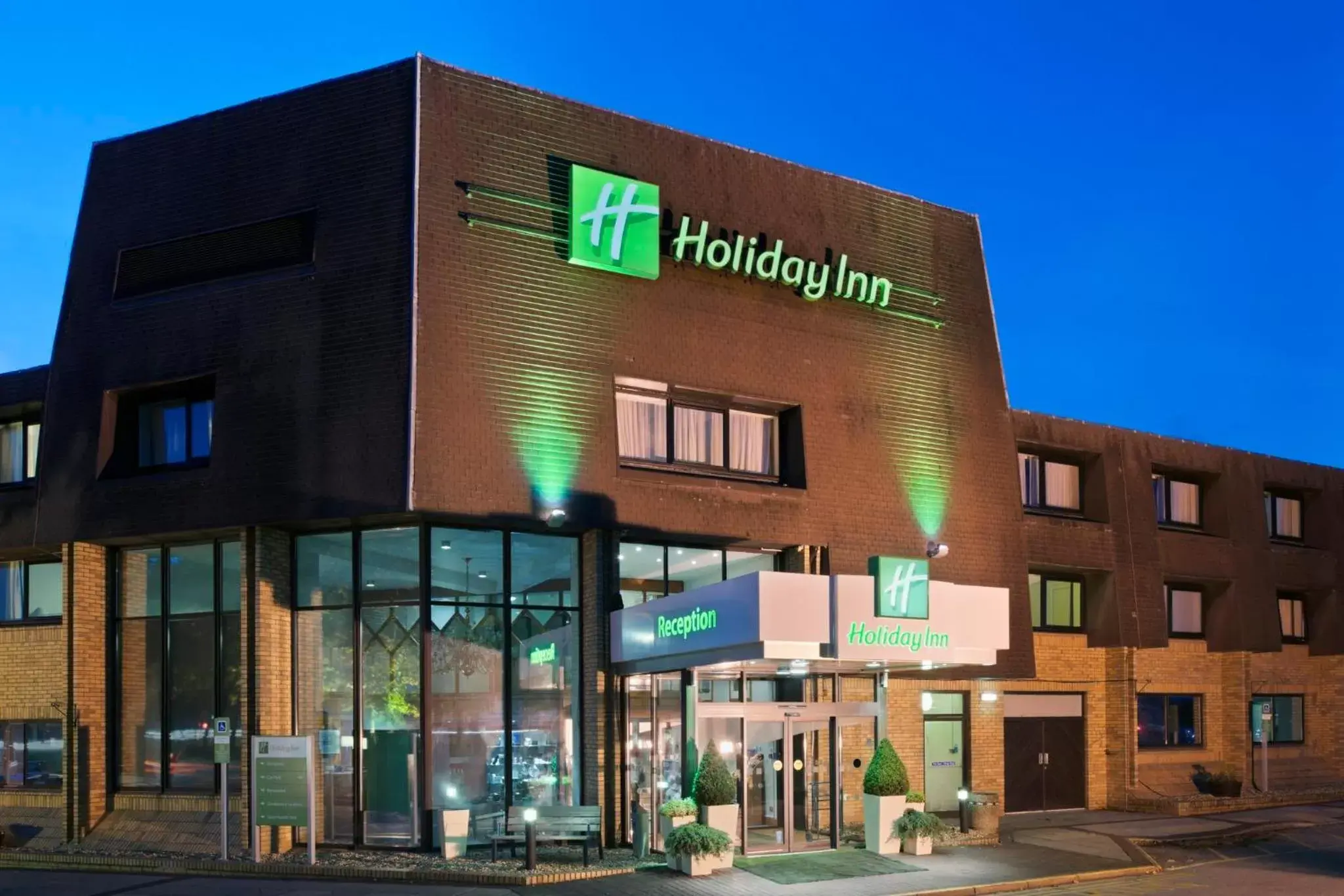 Property Building in Holiday Inn Lancaster, an IHG Hotel