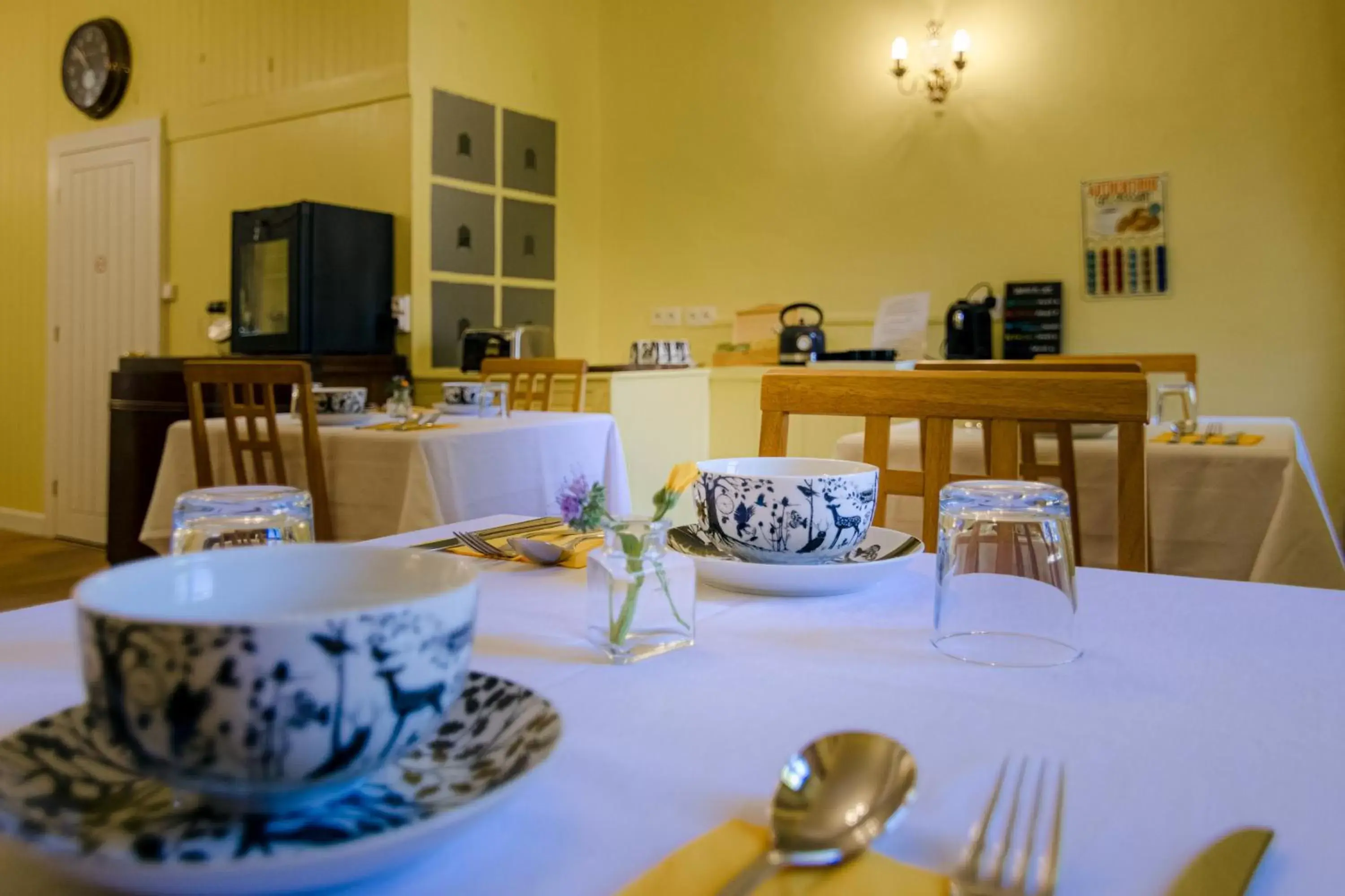 Dining area, Restaurant/Places to Eat in La Ruche Chambres d'hôtes