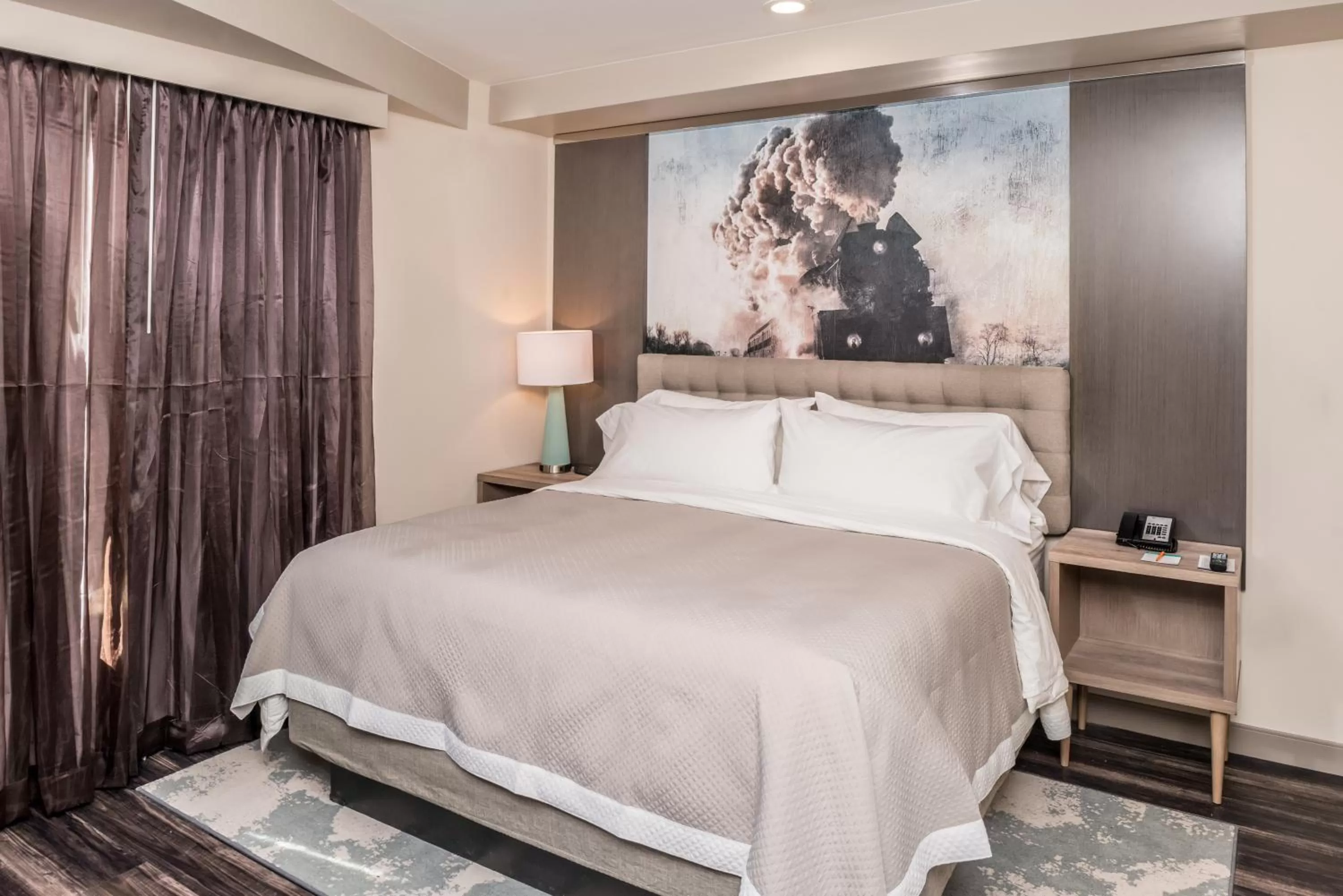 Photo of the whole room, Bed in Hotel Indigo Frisco by IHG