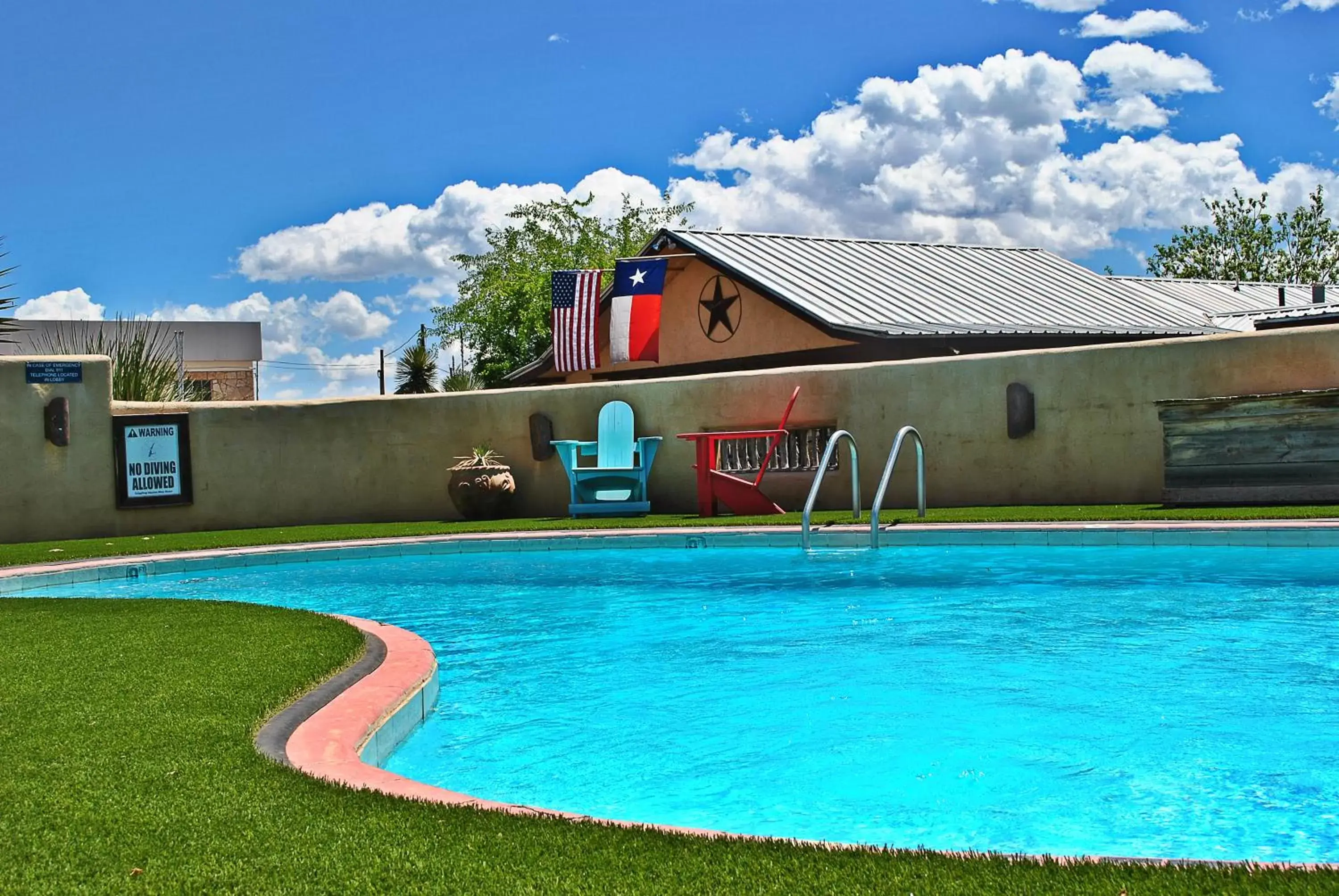 Day, Swimming Pool in The Maverick Inn