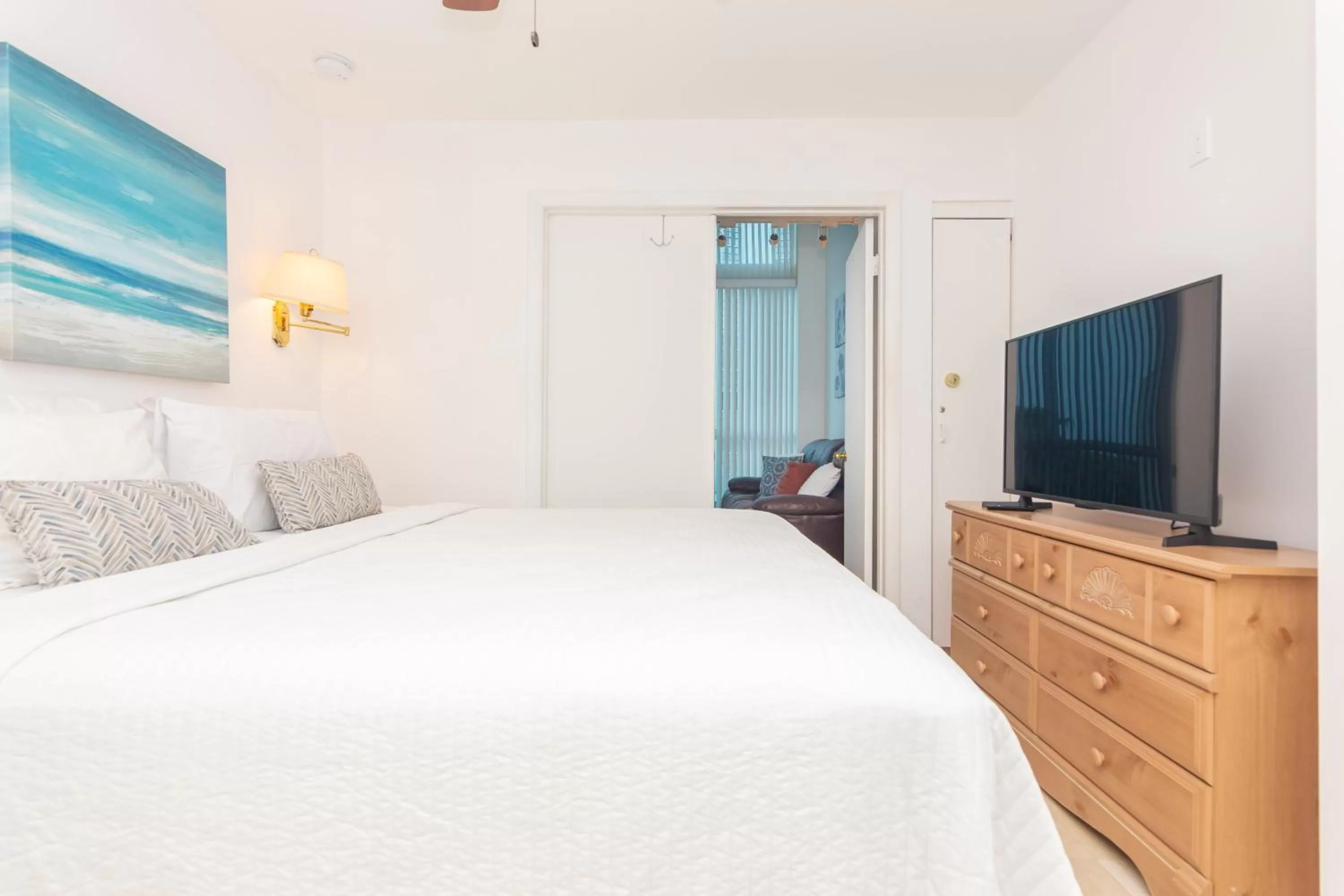 Bedroom, Bed in Girasole Rentals