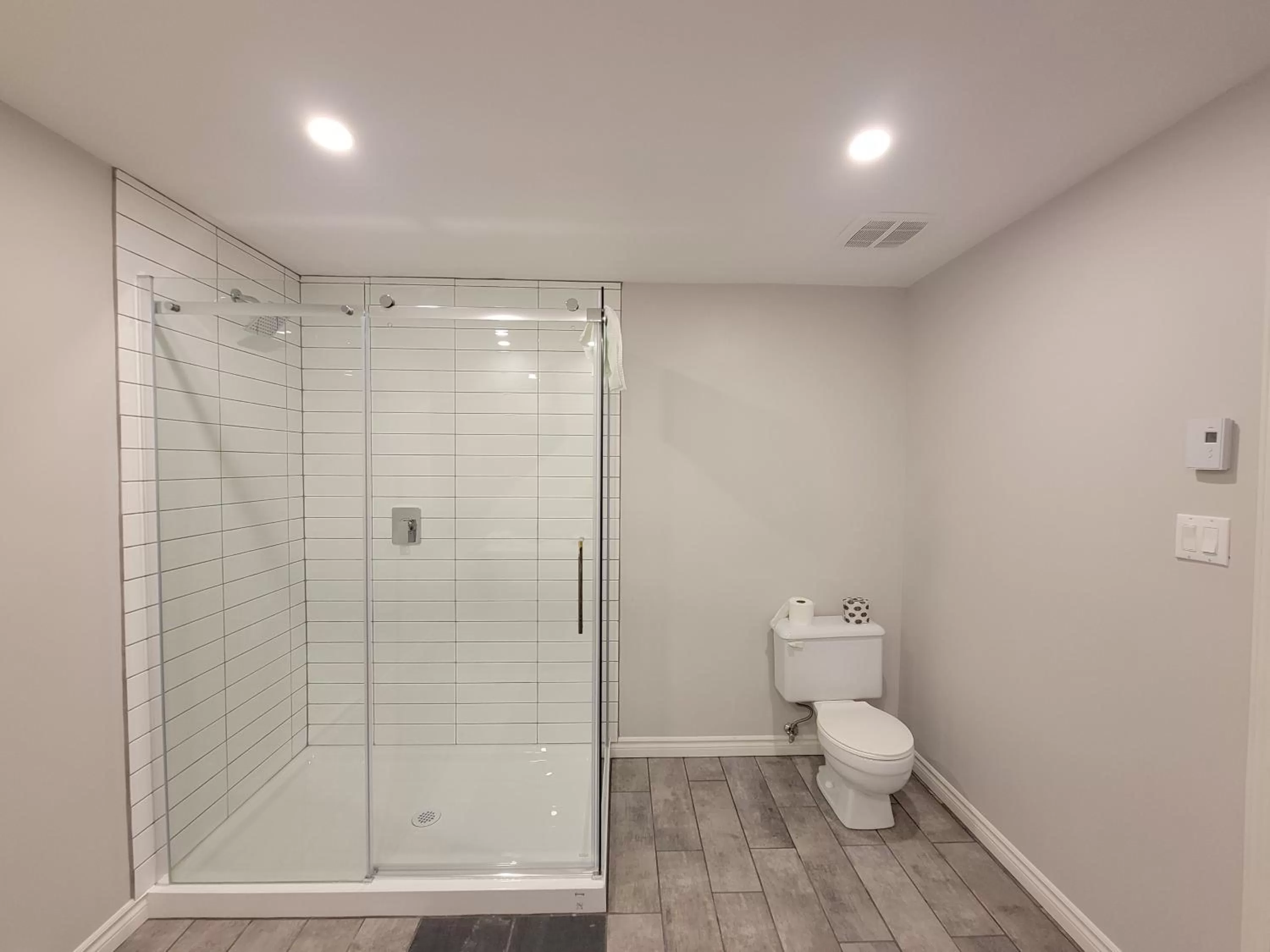 Shower in Motel Le Riviera