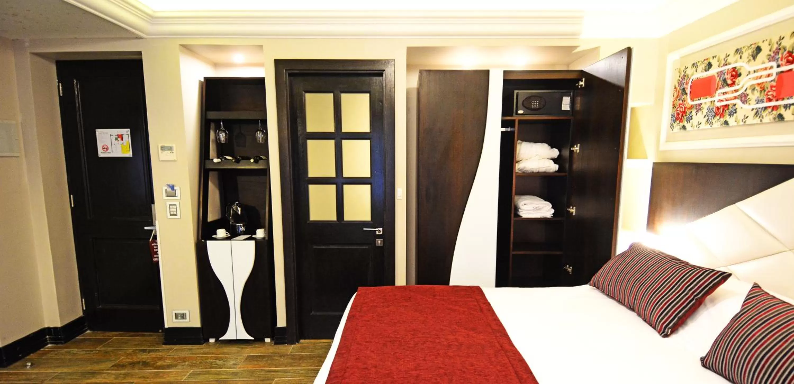 Photo of the whole room, Bed in Hotel Sommelier Boutique