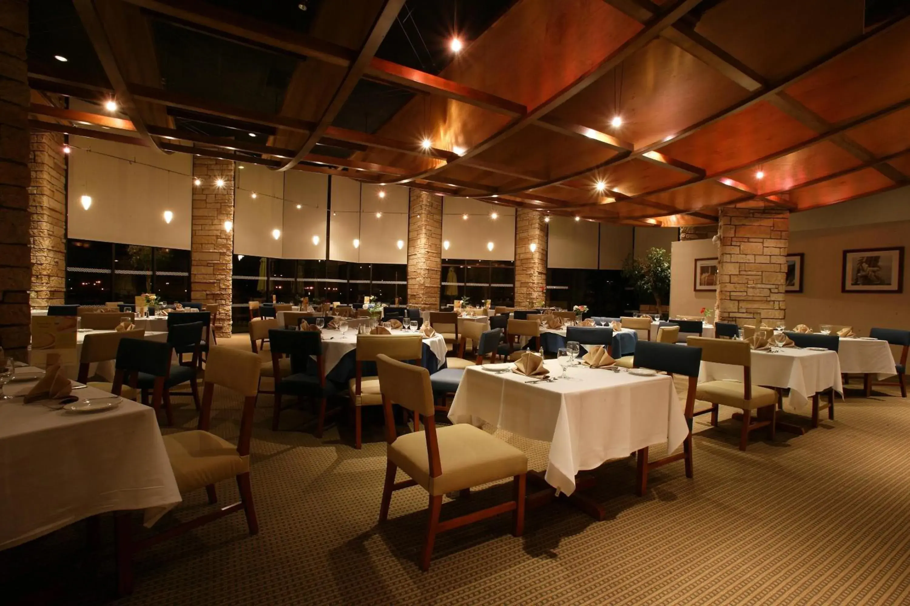 Restaurant/Places to Eat in Four Points By Sheraton Ventura Harbor Resort