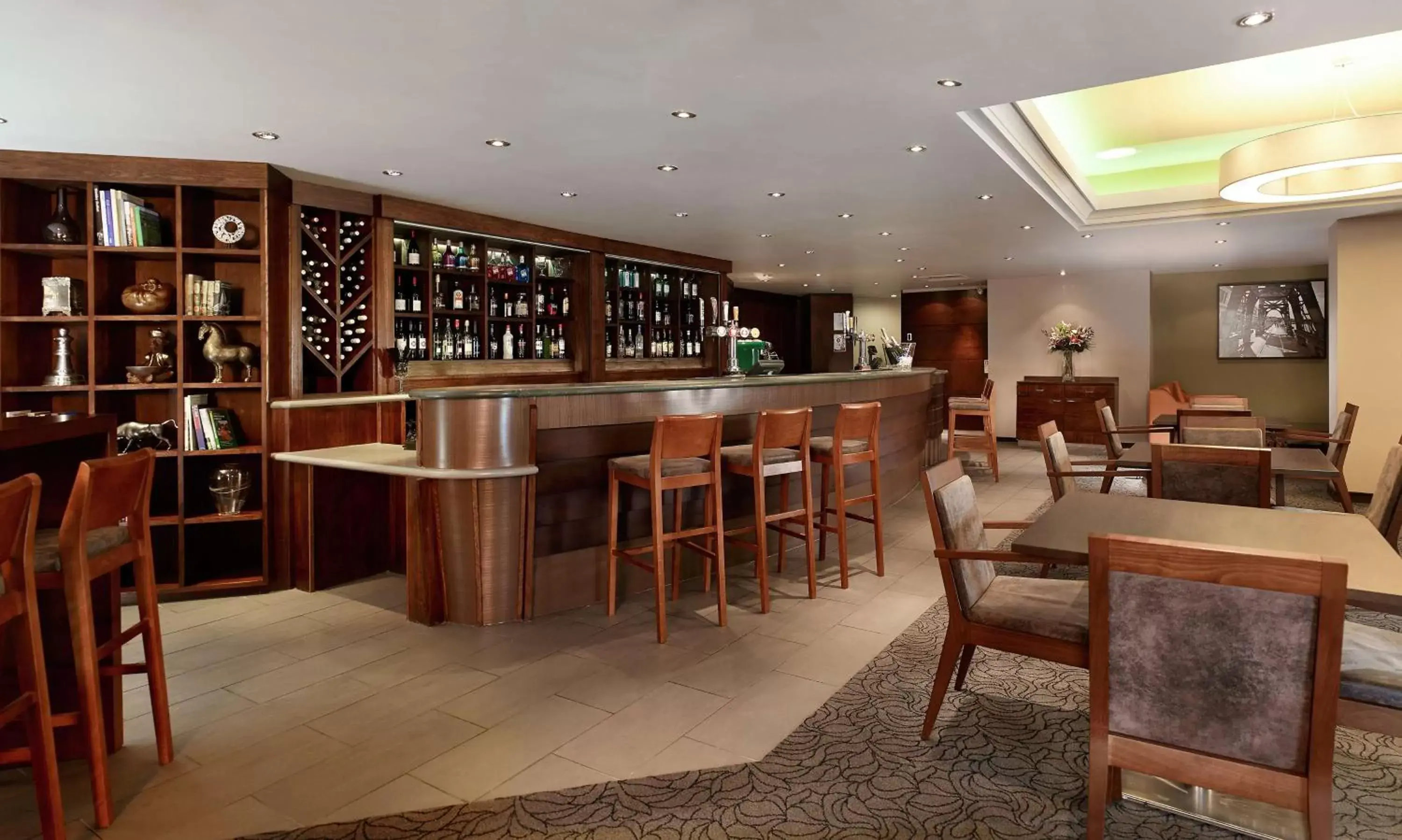 Lounge or bar, Lounge/Bar in DoubleTree by Hilton Bristol City Centre
