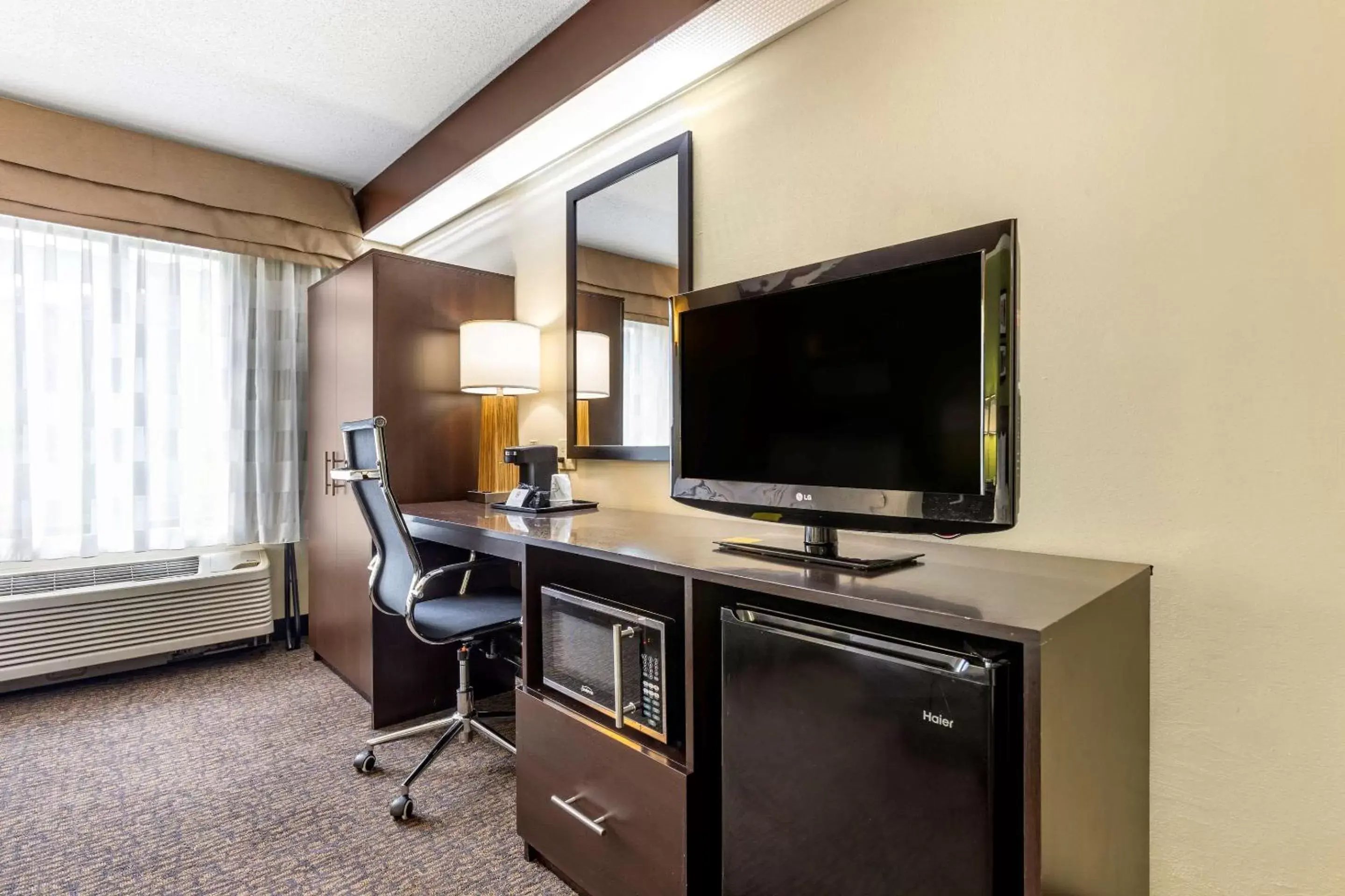 Photo of the whole room, TV/Entertainment Center in Sleep Inn Matthews