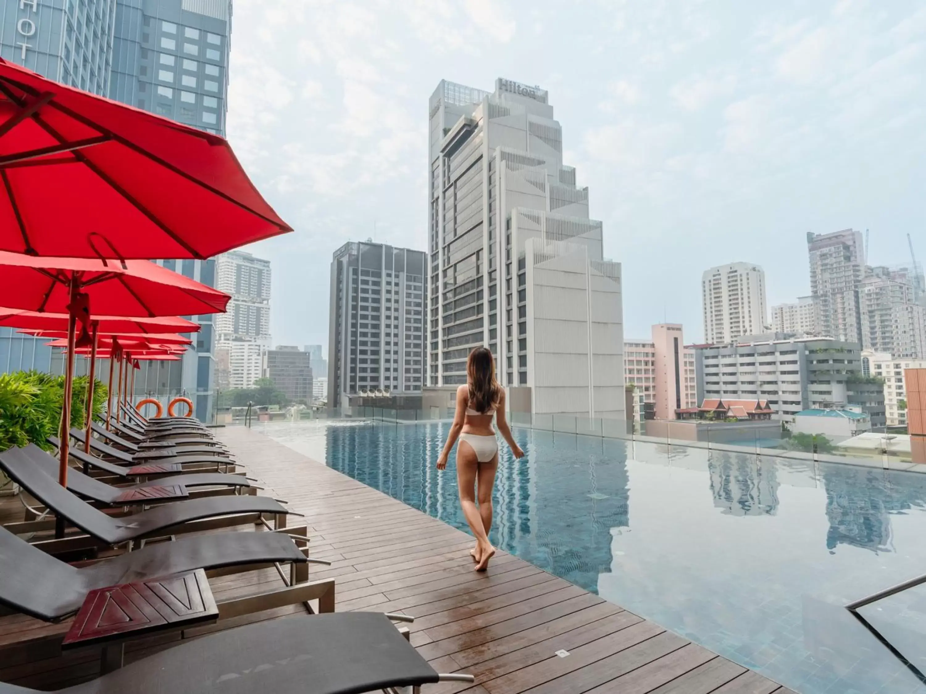 Swimming Pool in SKYVIEW Hotel Bangkok - Em District