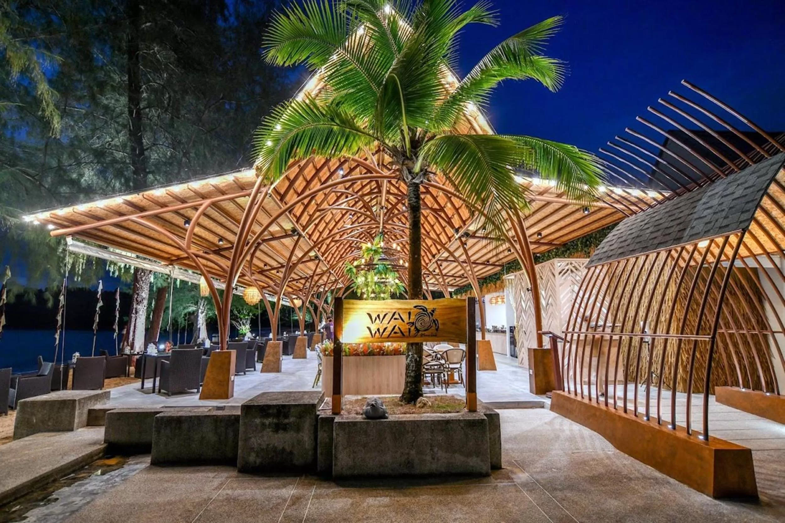 Restaurant/places to eat in Khaolak Emerald Beach Resort and Spa