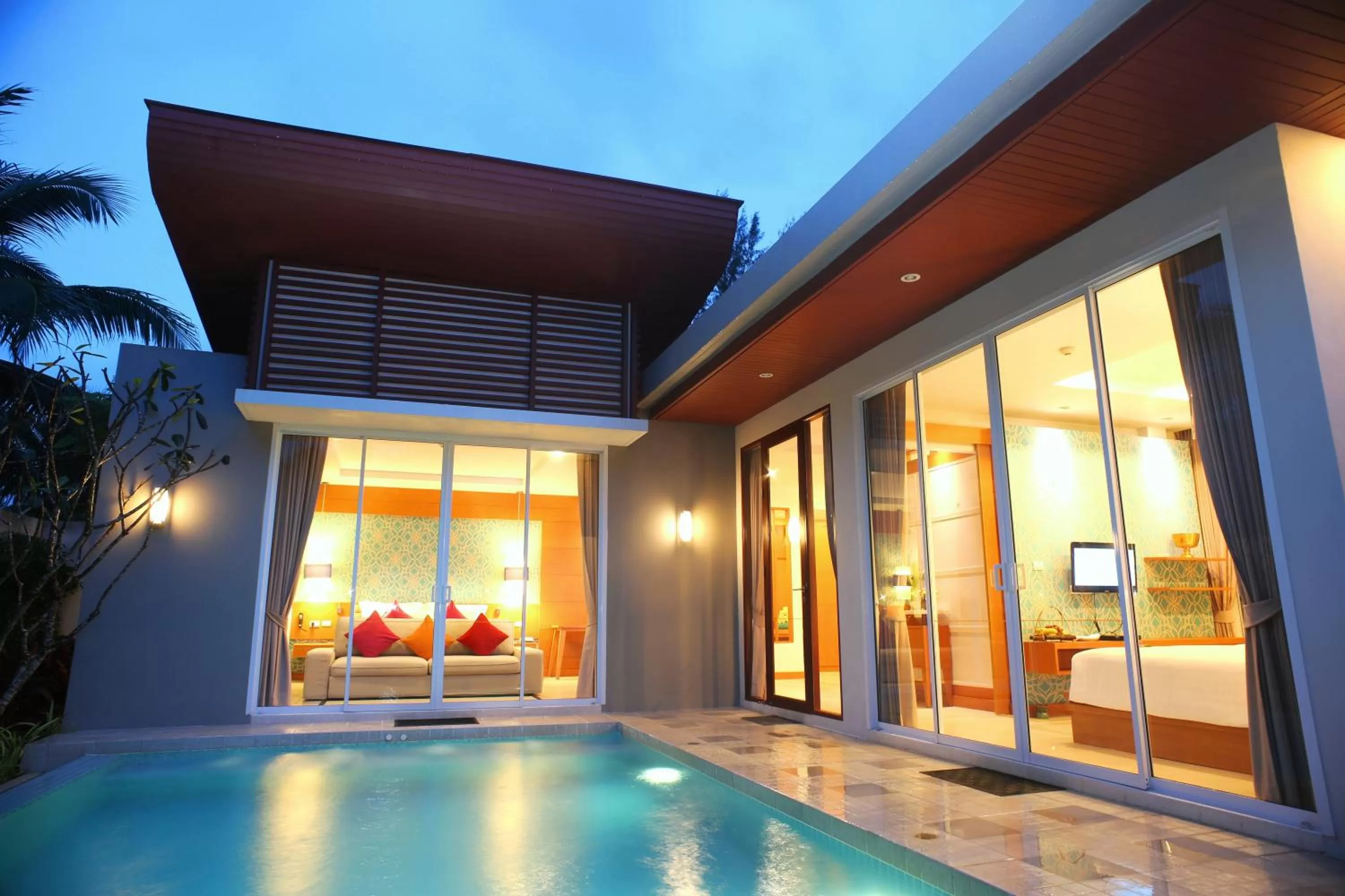 Swimming pool in Apsara Beachfront Resort & Villa