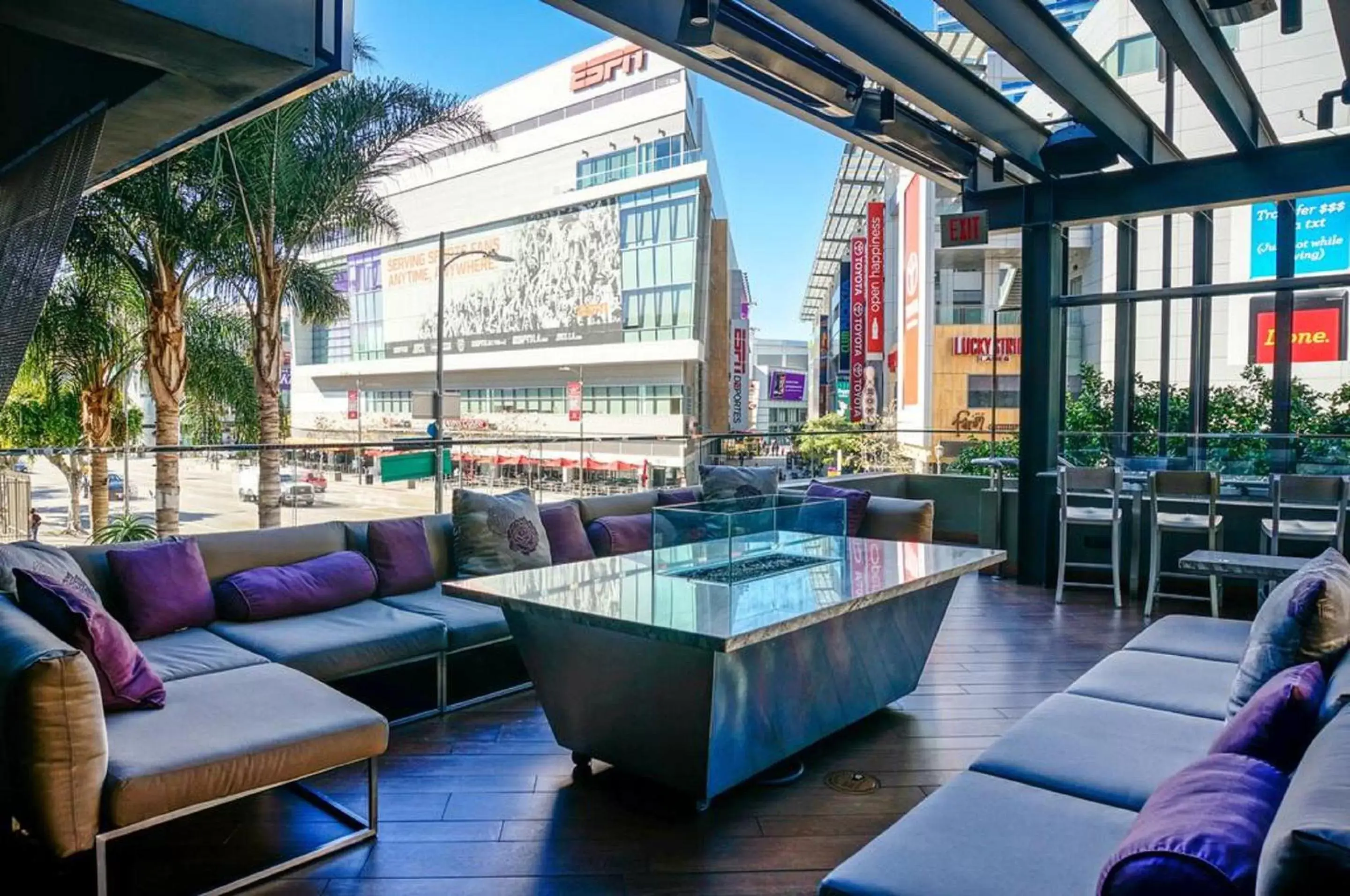 Patio in E Central Hotel Downtown Los Angeles