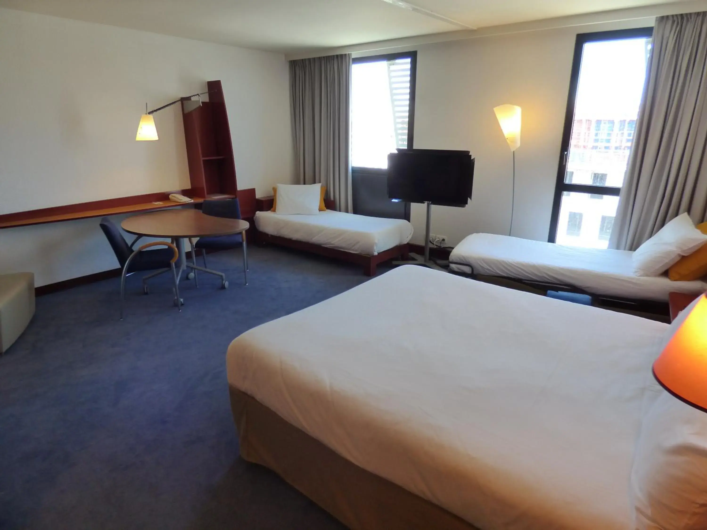 Photo of the whole room, Bed in Novotel Suites Marseille Centre Euromed