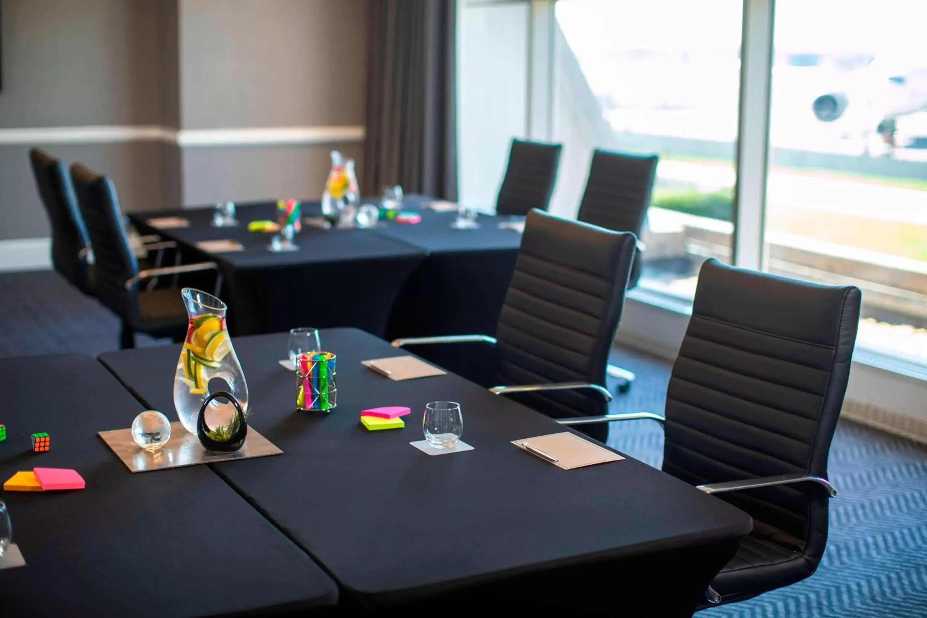 Meeting/conference room in Renaissance Concourse Atlanta Airport Hotel