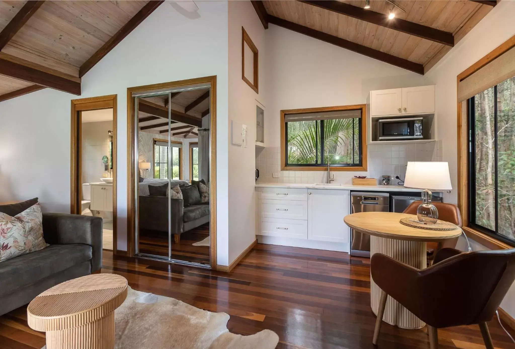 Kitchen/Kitchenette in Lake Weyba Cottages Noosa