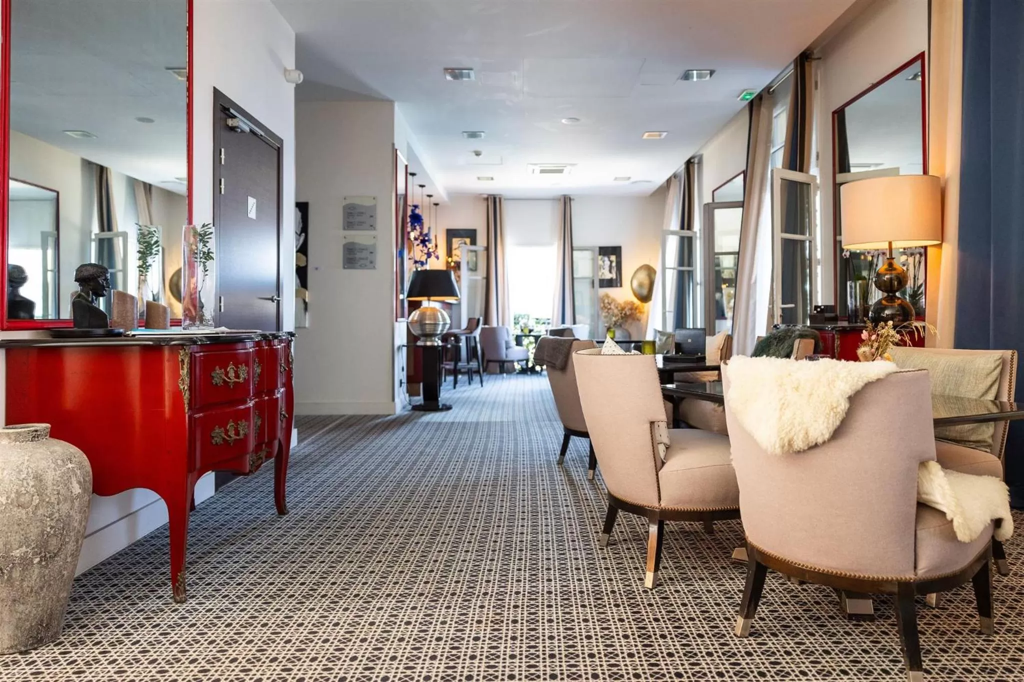 Lounge or bar in Hôtel Des Gouverneurs