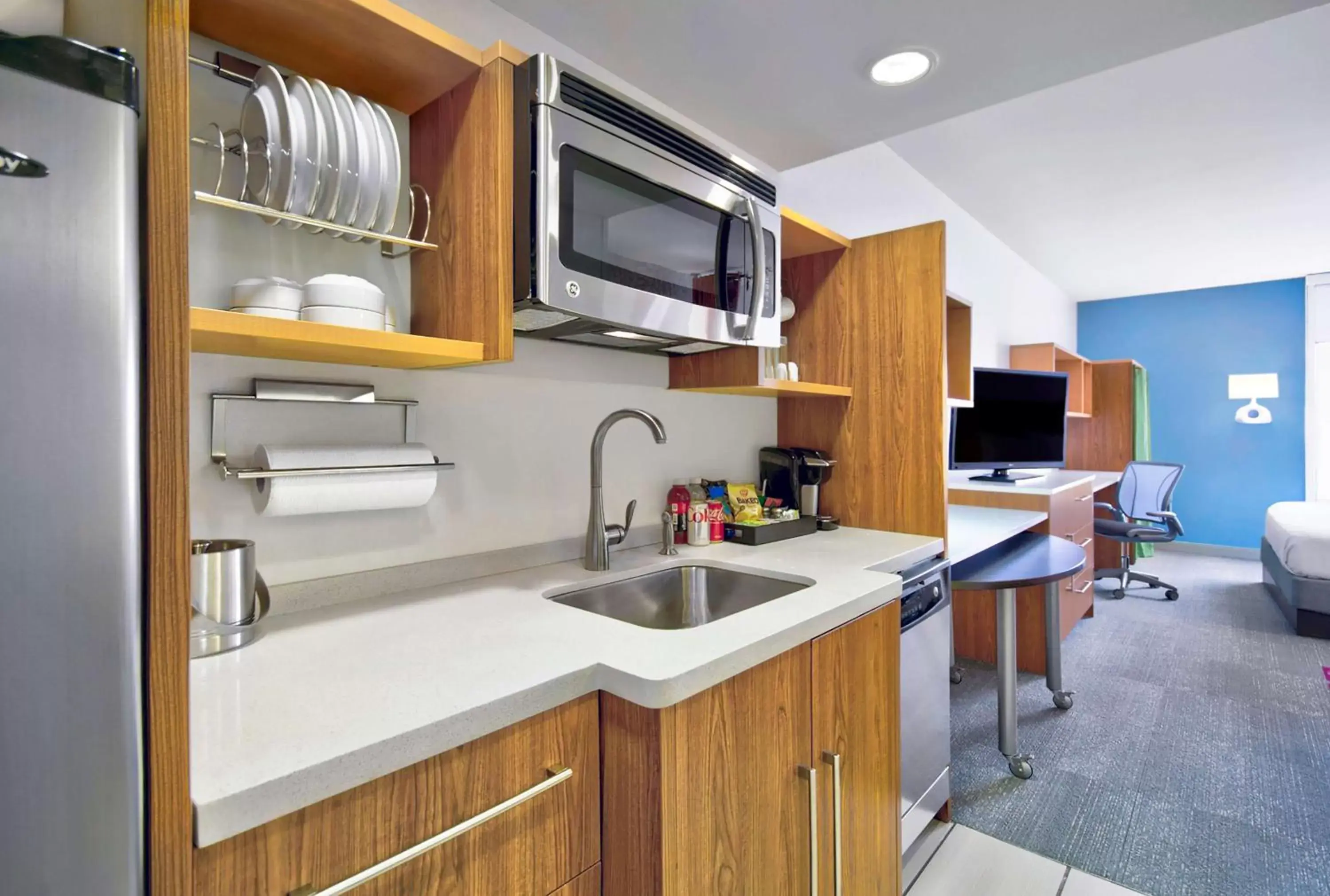 Kitchen or kitchenette, Kitchen/Kitchenette in Home2 Suites by Hilton Rochester Henrietta, NY