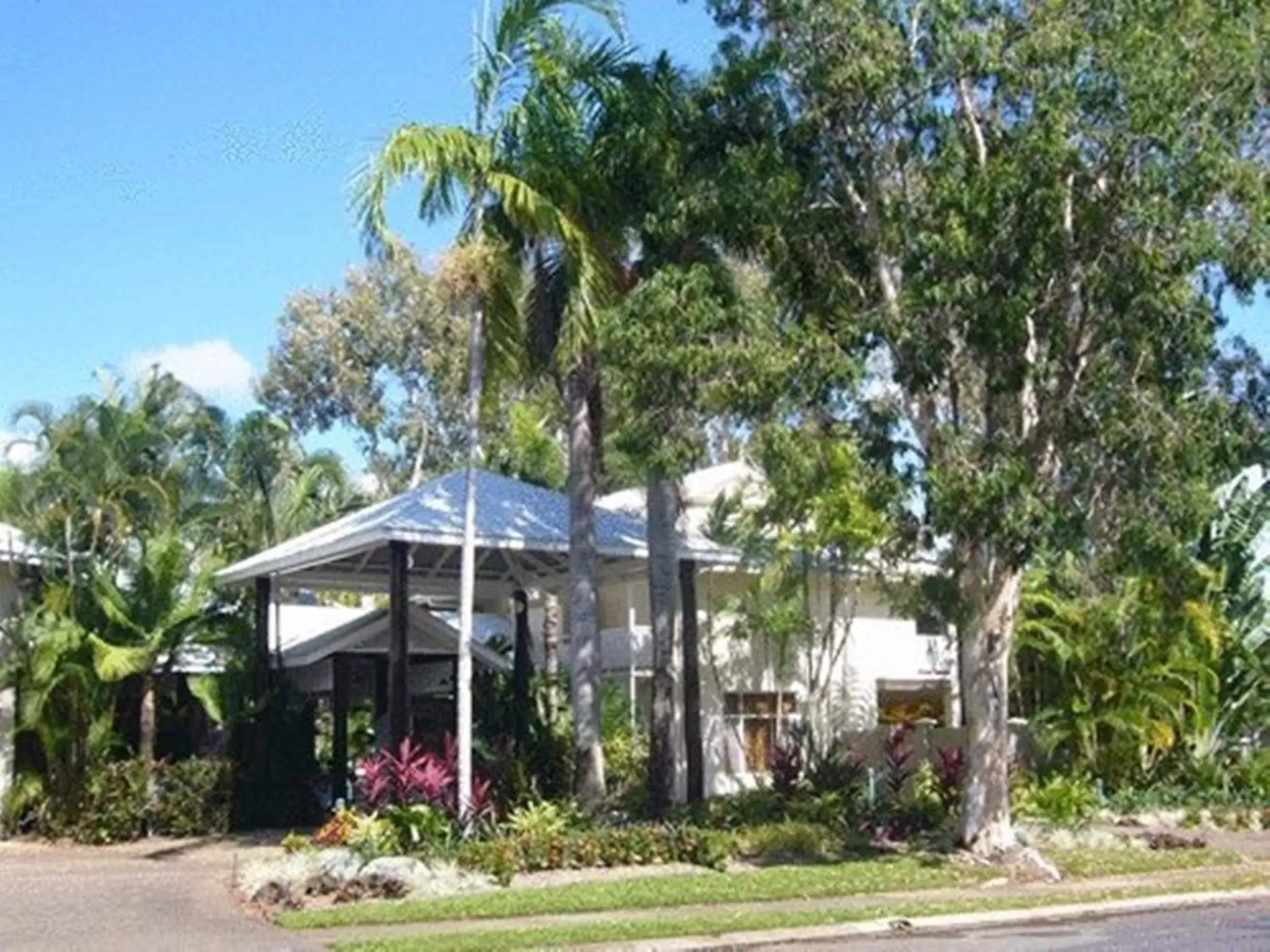 Facade/entrance, Property Building in Port Douglas Retreat