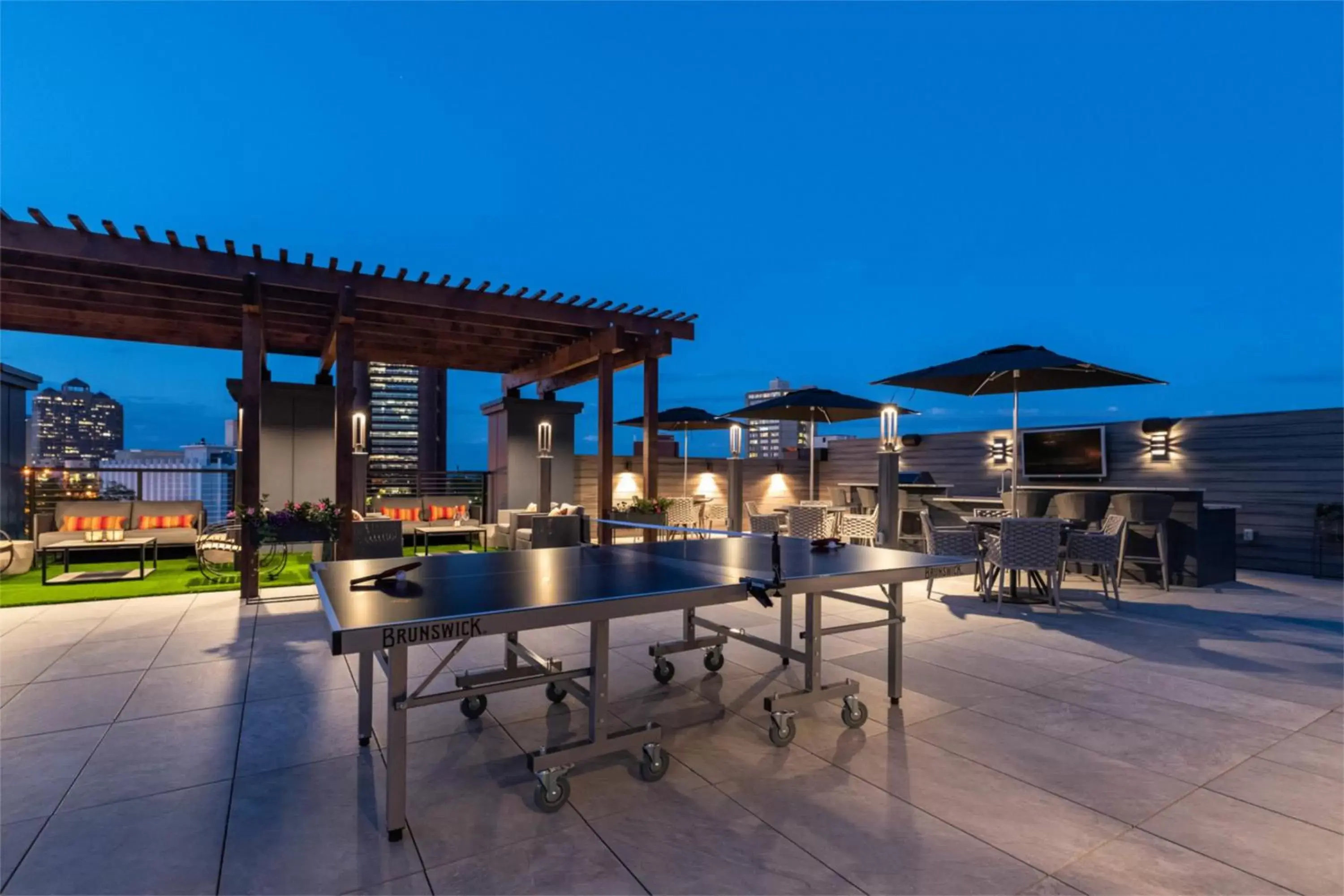 Patio, Table Tennis in Luxury Furnished Apartments by Hyatus Downtown at Yale