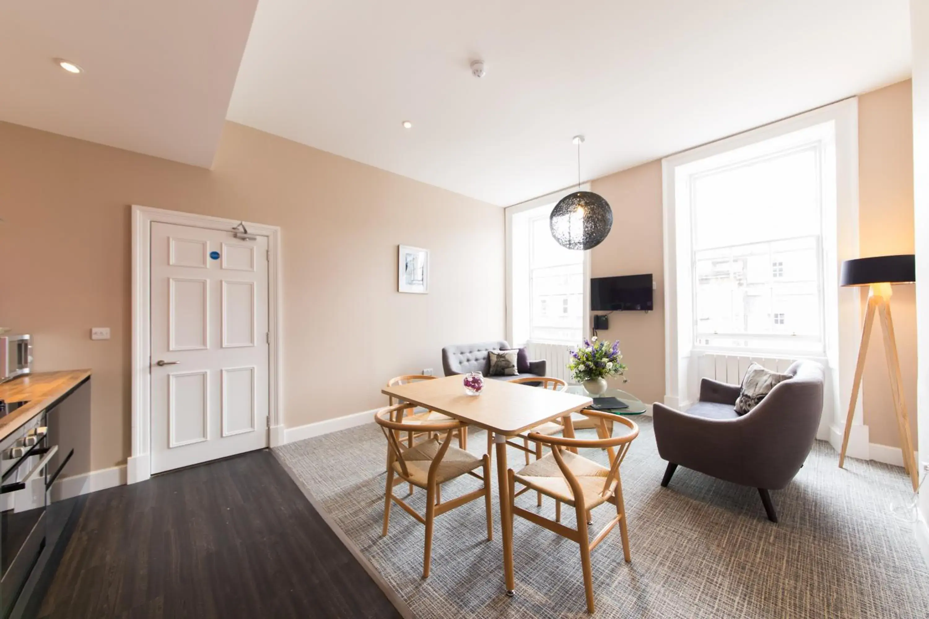 TV and multimedia, Dining Area in The Spires Serviced Apartments Edinburgh